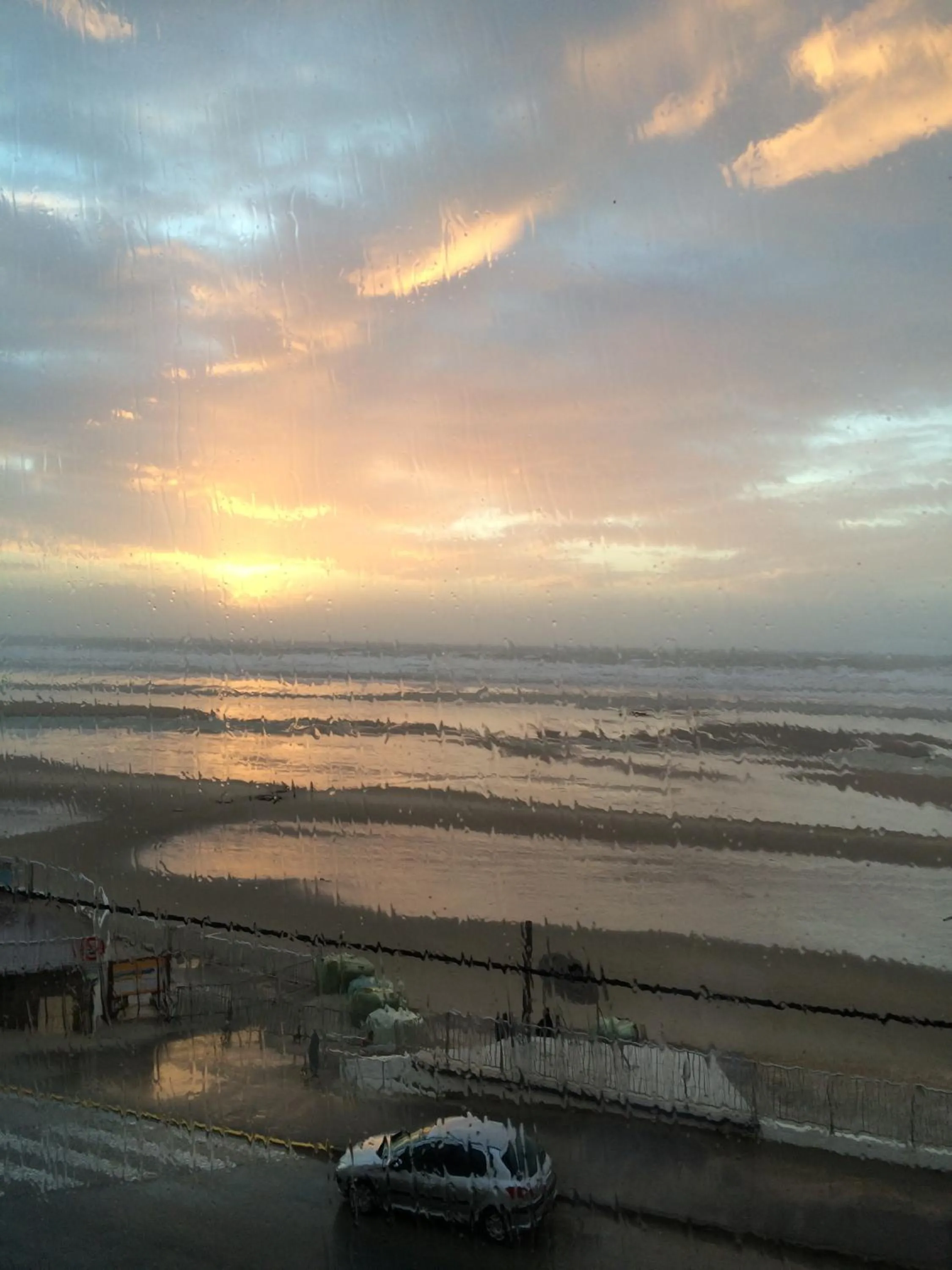 Property building in Les Chambres d'Hôtes de la Mer