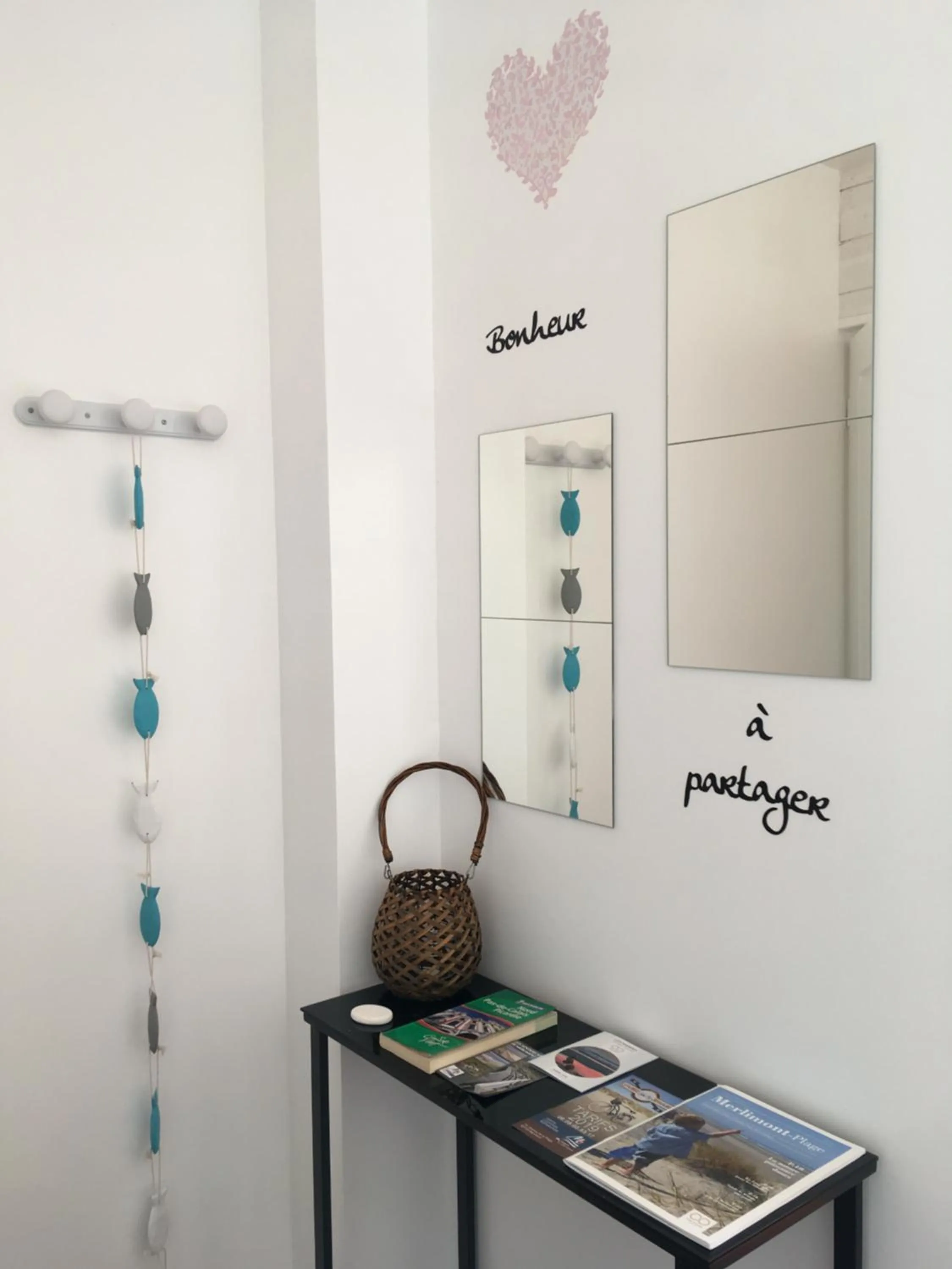 Decorative detail in Les Chambres d'Hôtes de la Mer