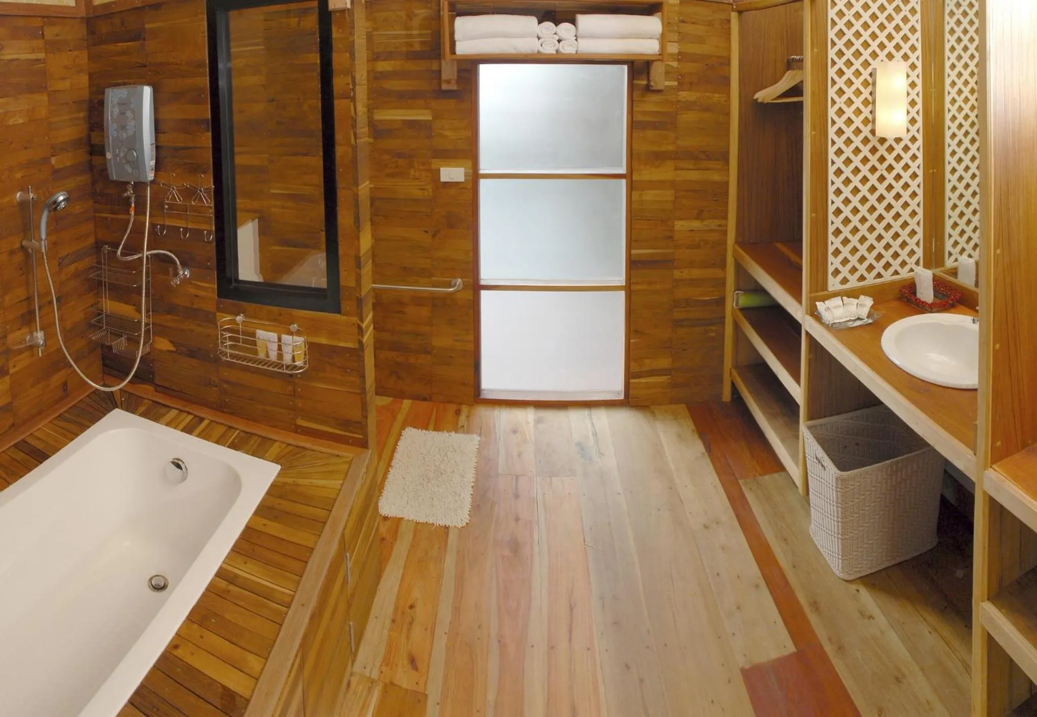 Boutique Raft Resort, River Kwai