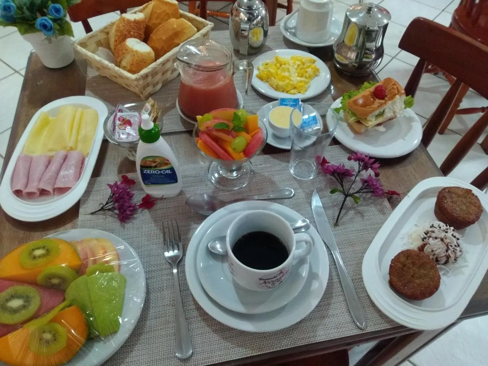 Continental breakfast in Pousada Arrastão da Ilha