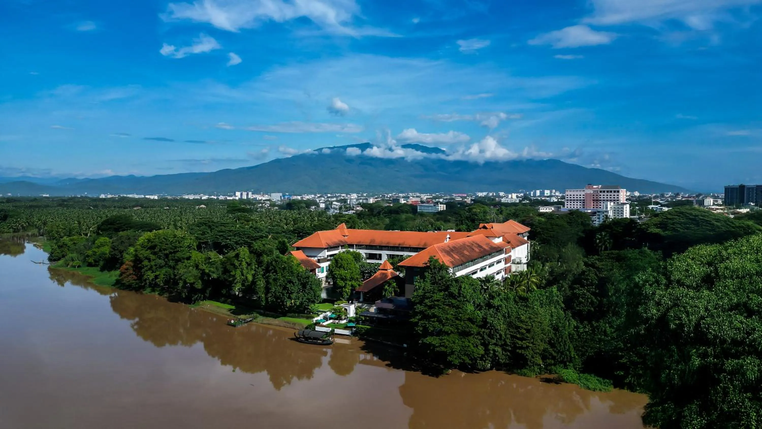 Property building in RatiLanna Riverside Spa Resort