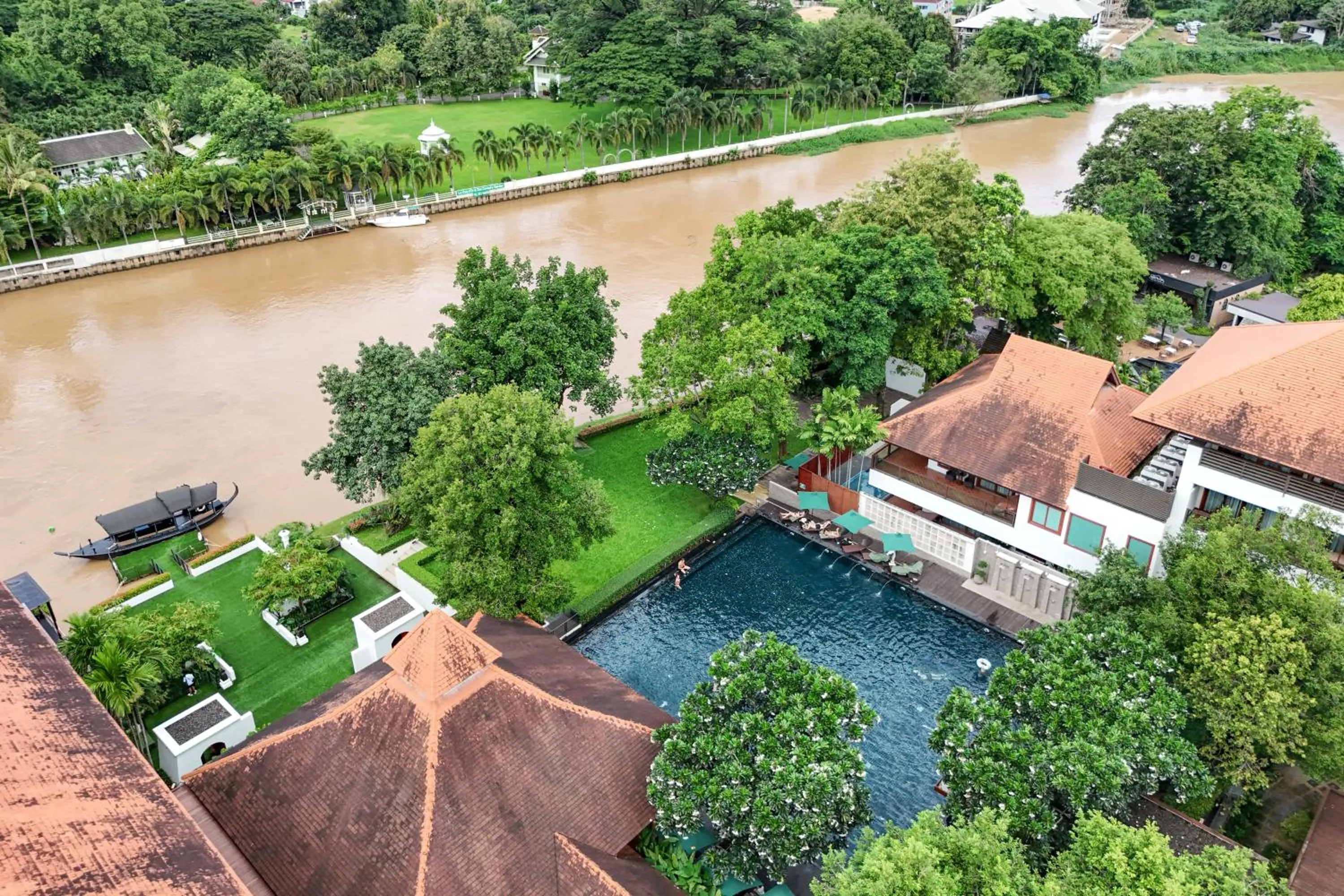 Property building in RatiLanna Riverside Spa Resort