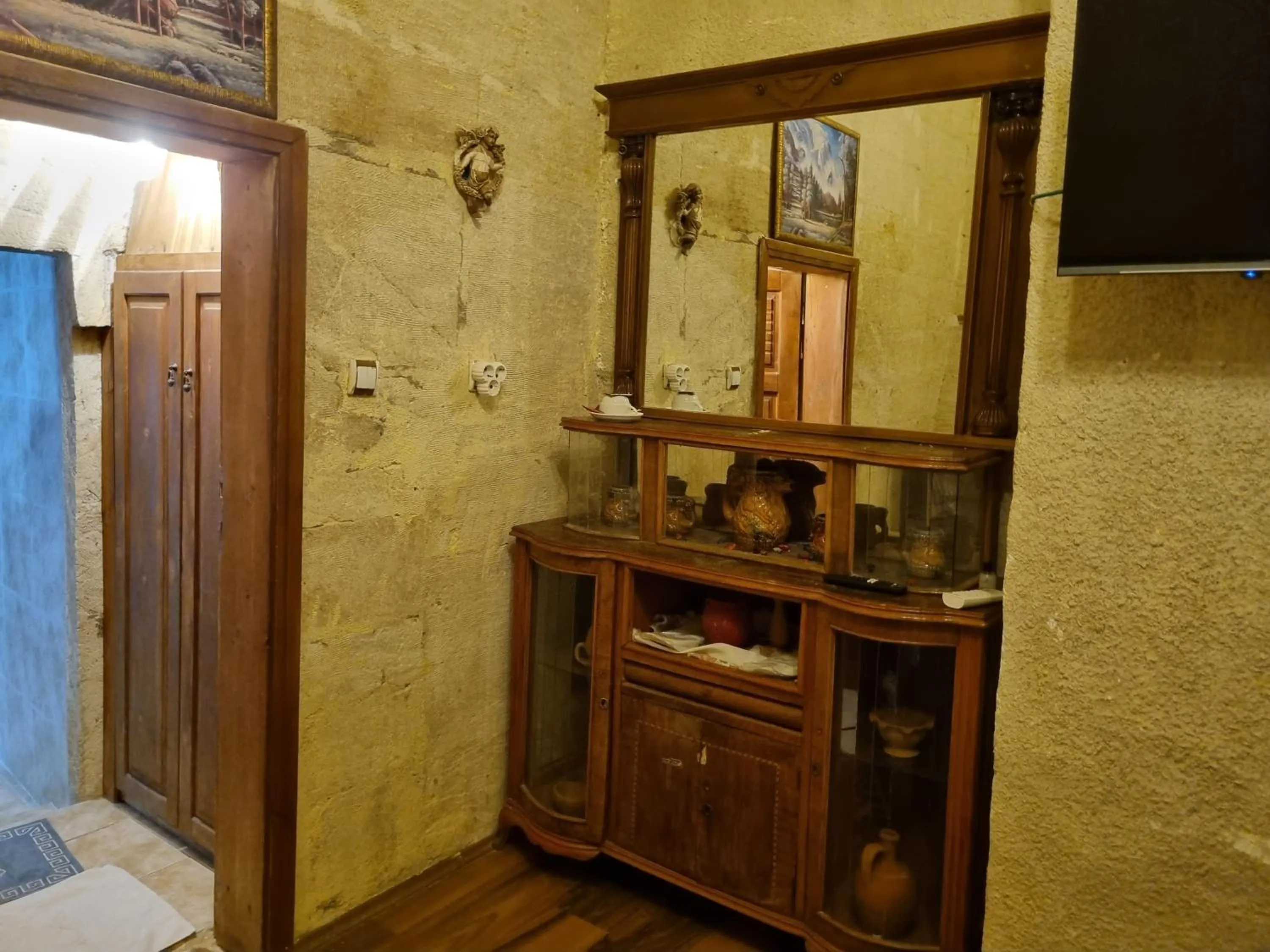 Drinks in Born Hotel