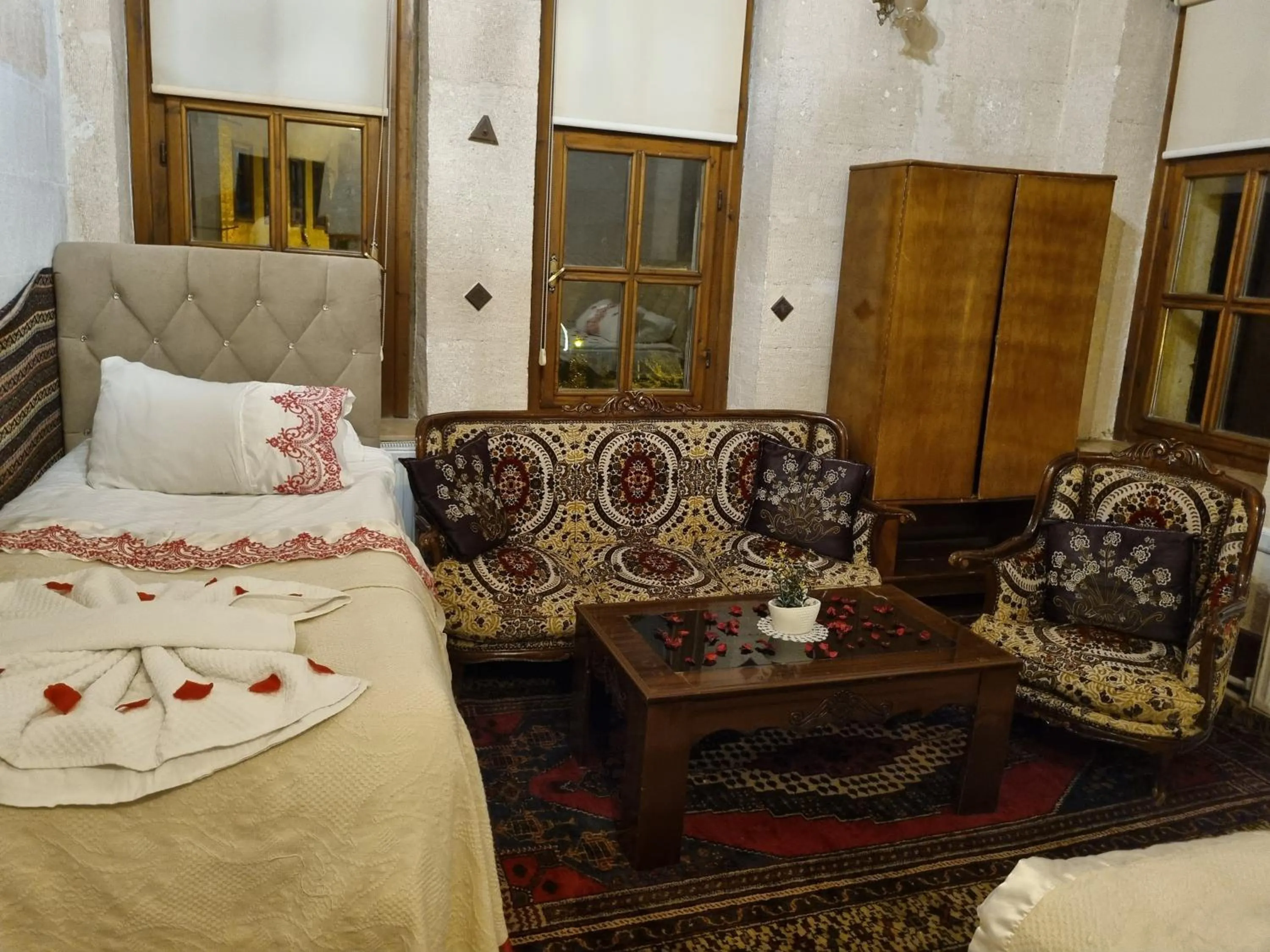 Seating area in Born Hotel