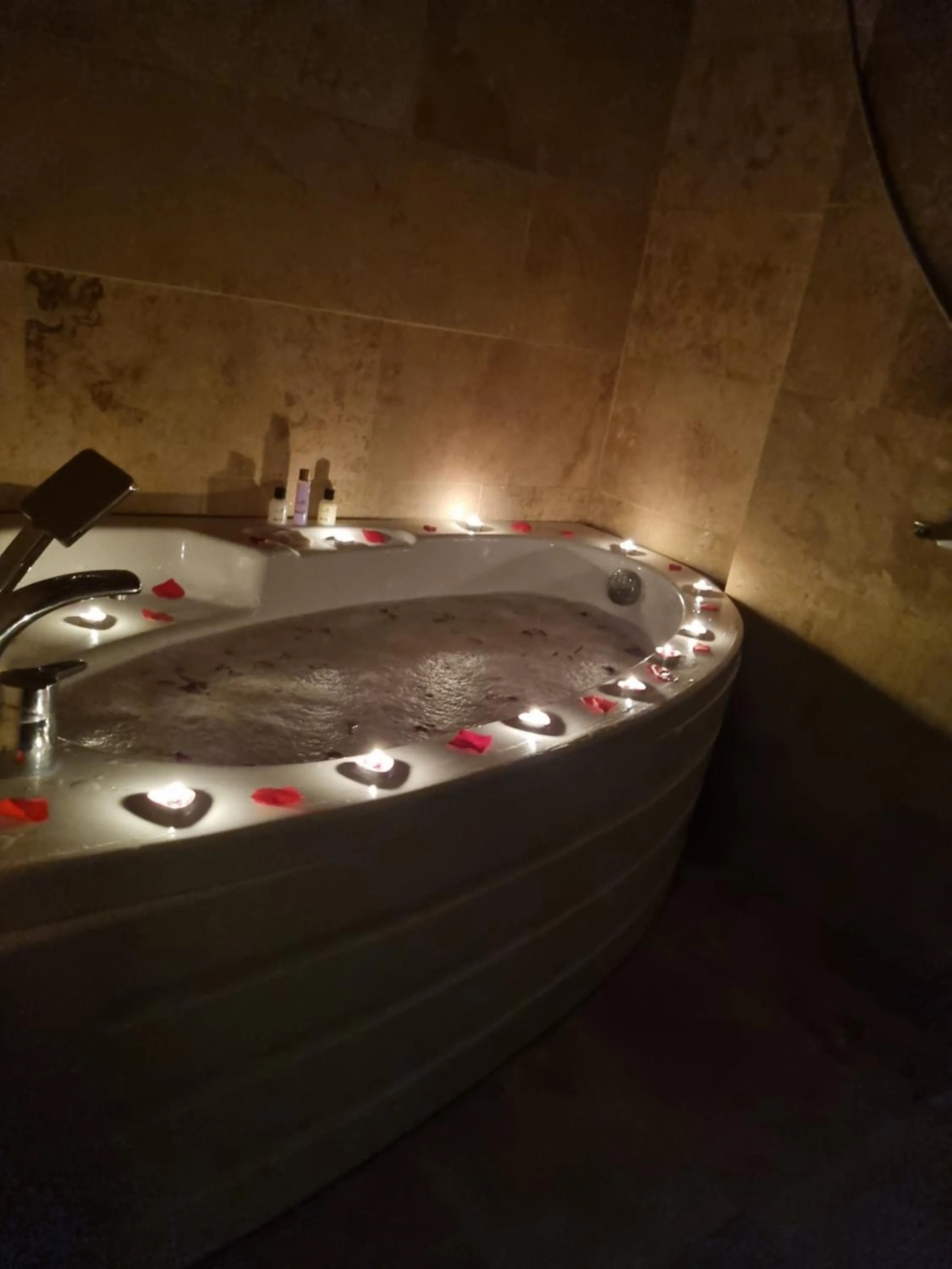 Hot Tub in Born Hotel