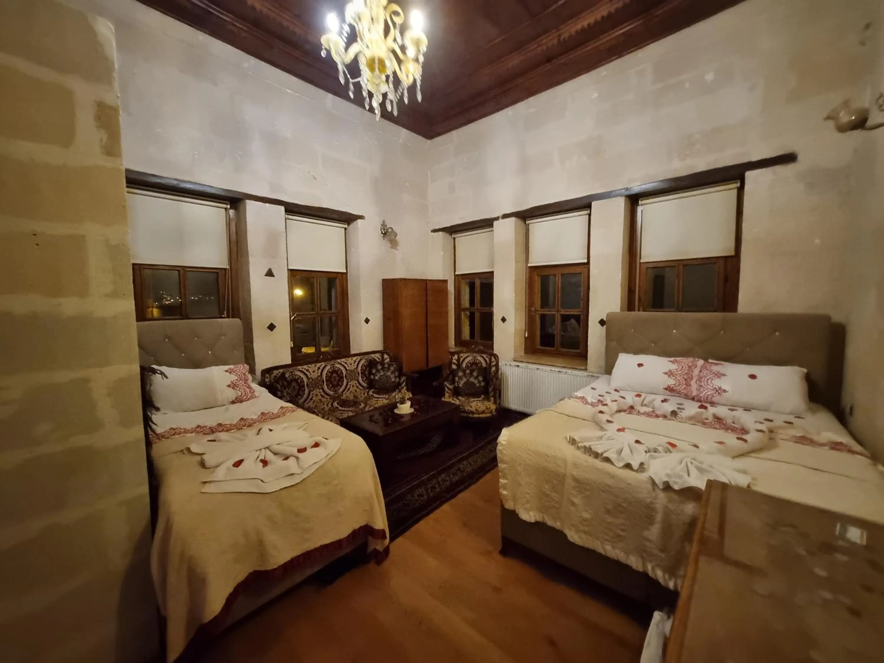 Photo of the whole room in Born Hotel