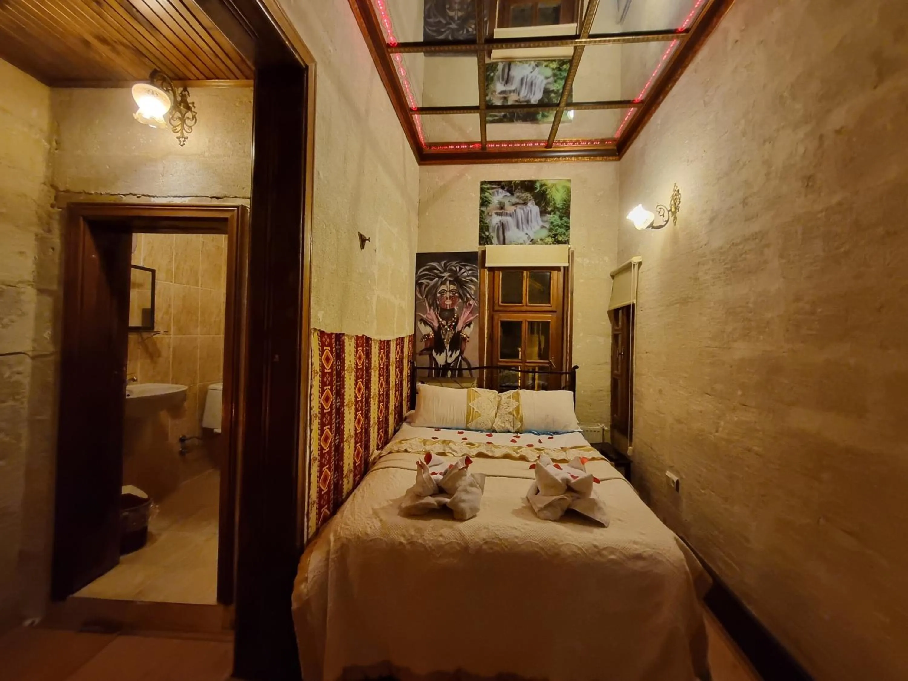 Photo of the whole room in Born Hotel