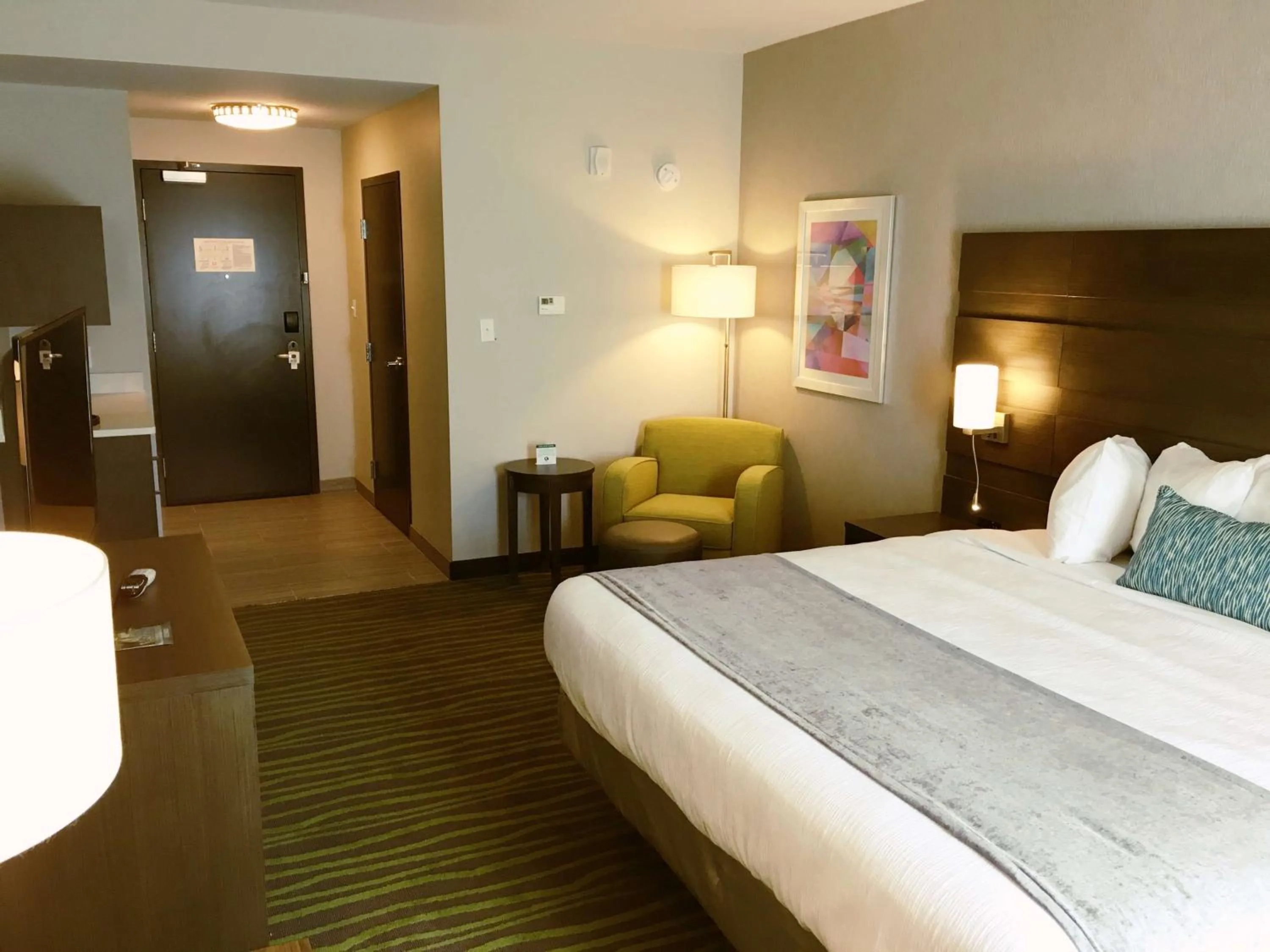 Photo of the whole room, Bed in Best Western Plus Prien Lake Hotel & Suites - Lake Charles
