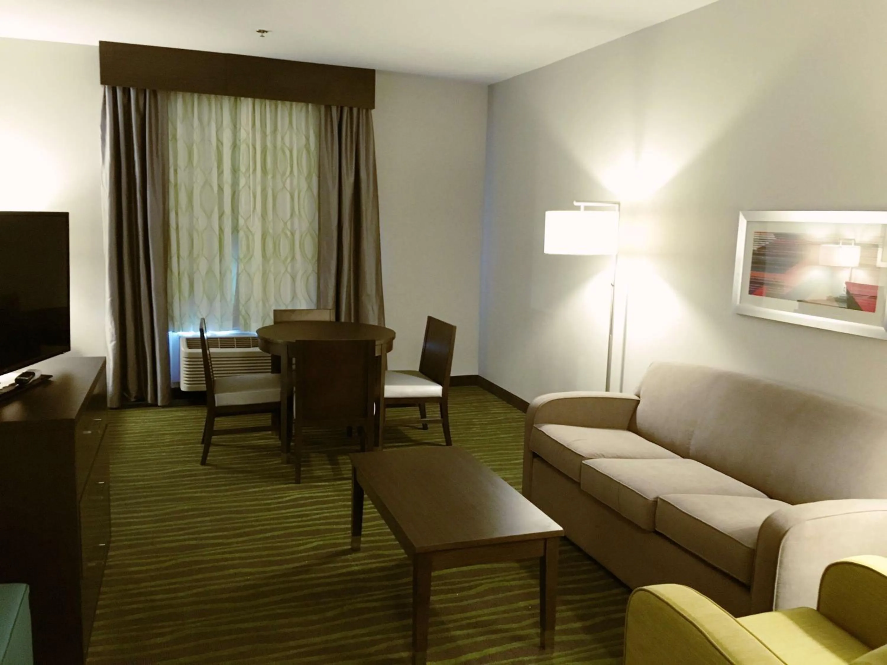 Photo of the whole room in Best Western Plus Prien Lake Hotel & Suites - Lake Charles