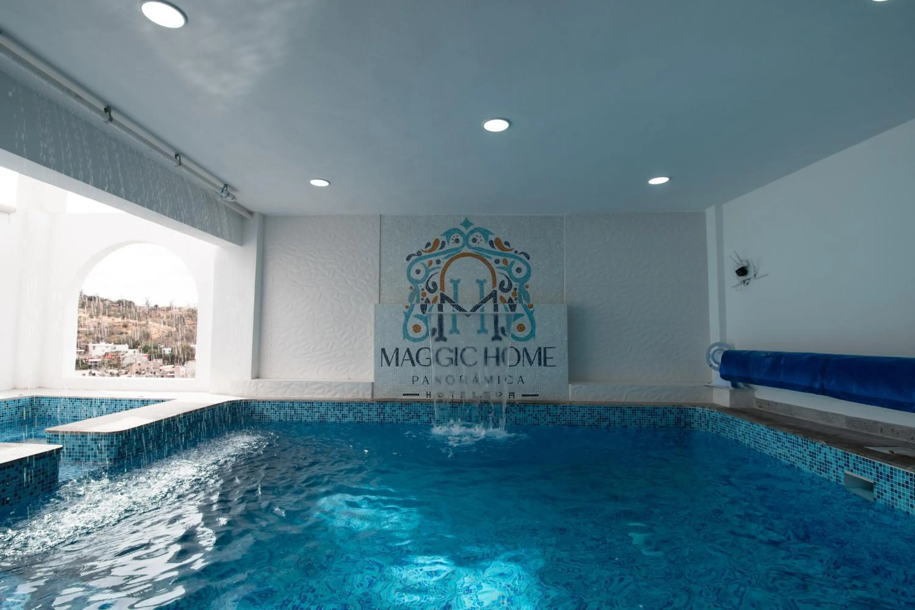 Swimming pool in Hotel Spa Maggic Home Panorámica