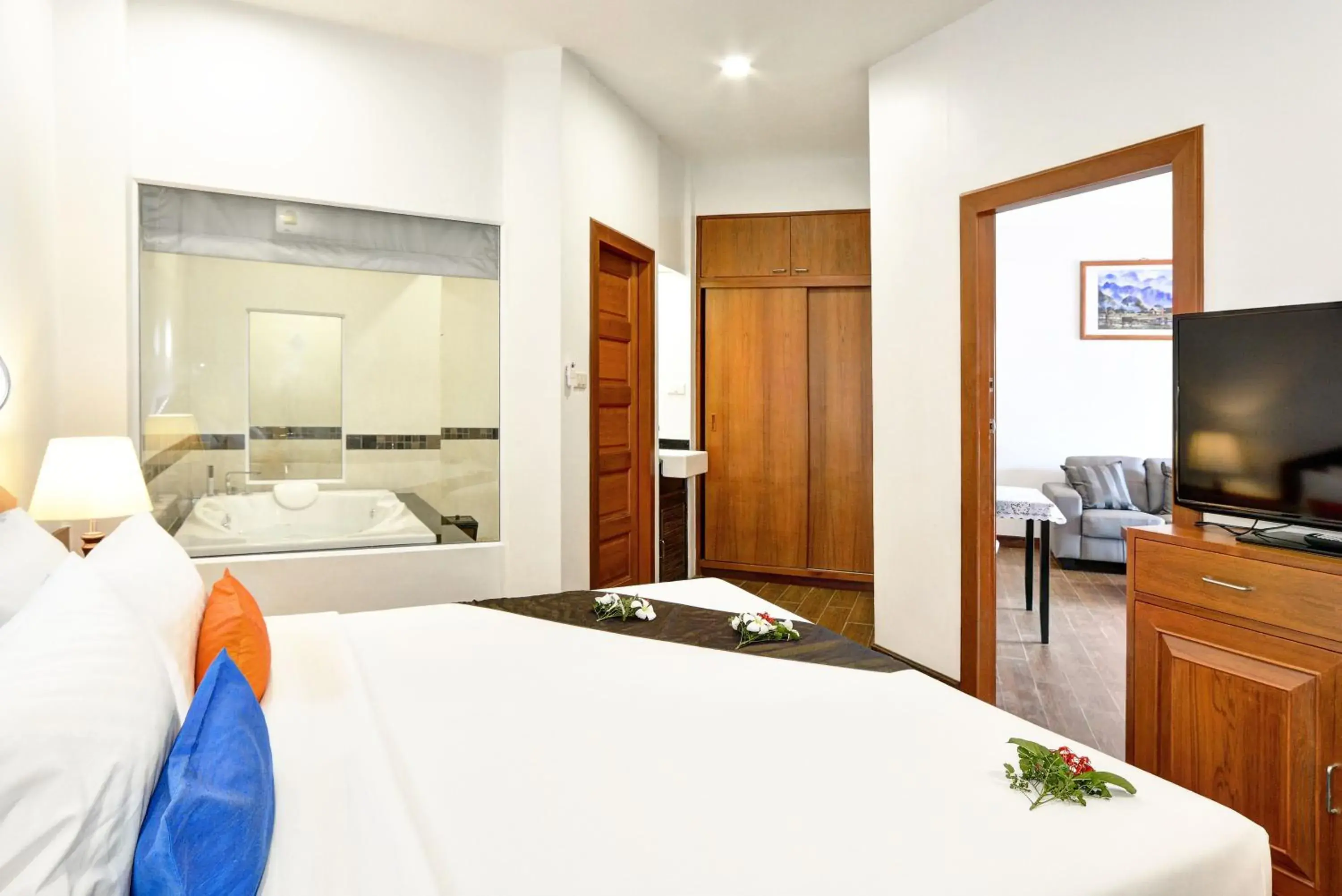 Deluxe Suite with Spa Bath in Aloha Resort Deluxe Suite with Spa Bath in Aloha Resort