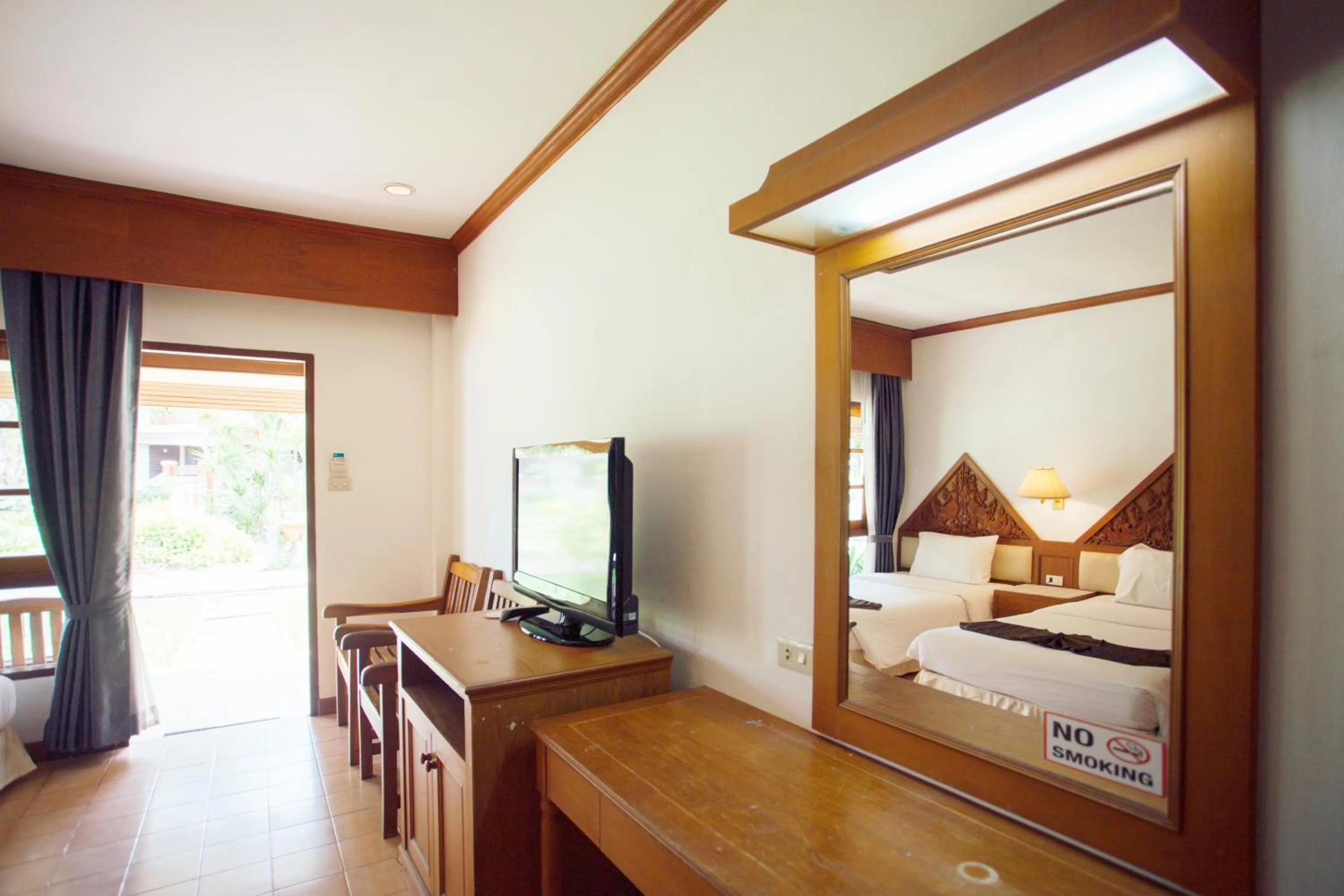TV and multimedia, Bed in Aloha Resort