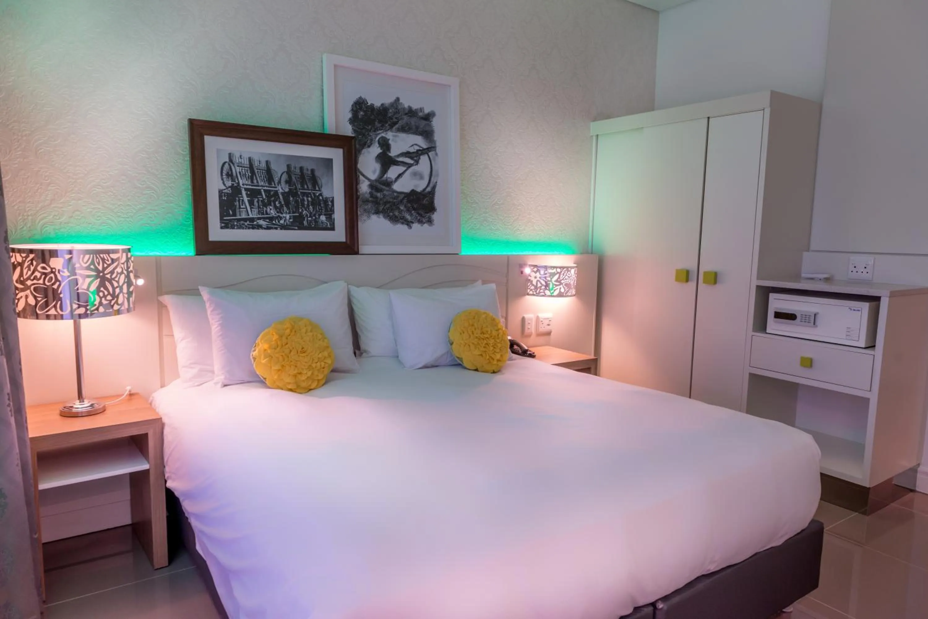 Photo of the whole room in Peermont Metcourt - Thaba Moshate