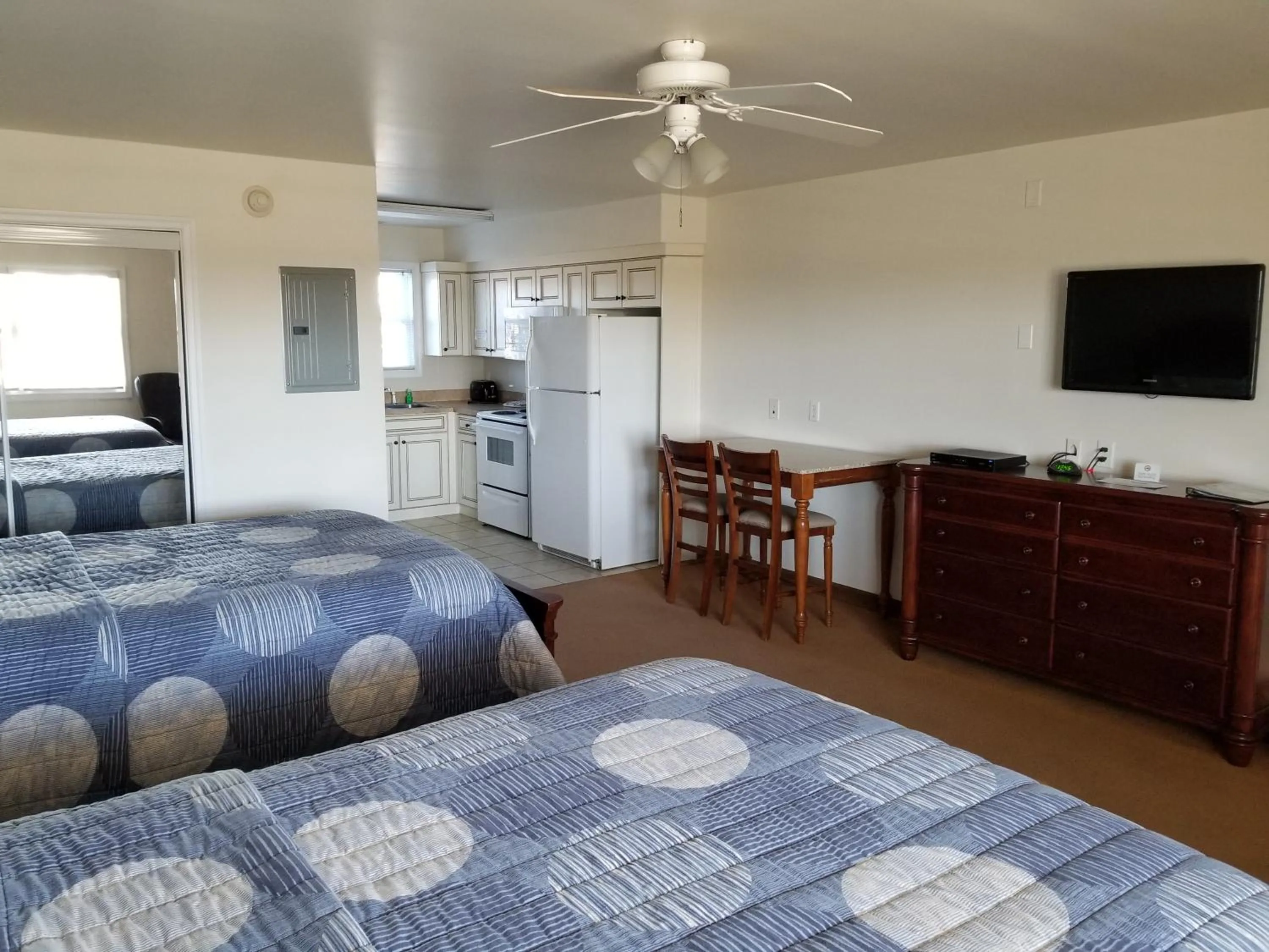 Bed in Shore Stay Suites