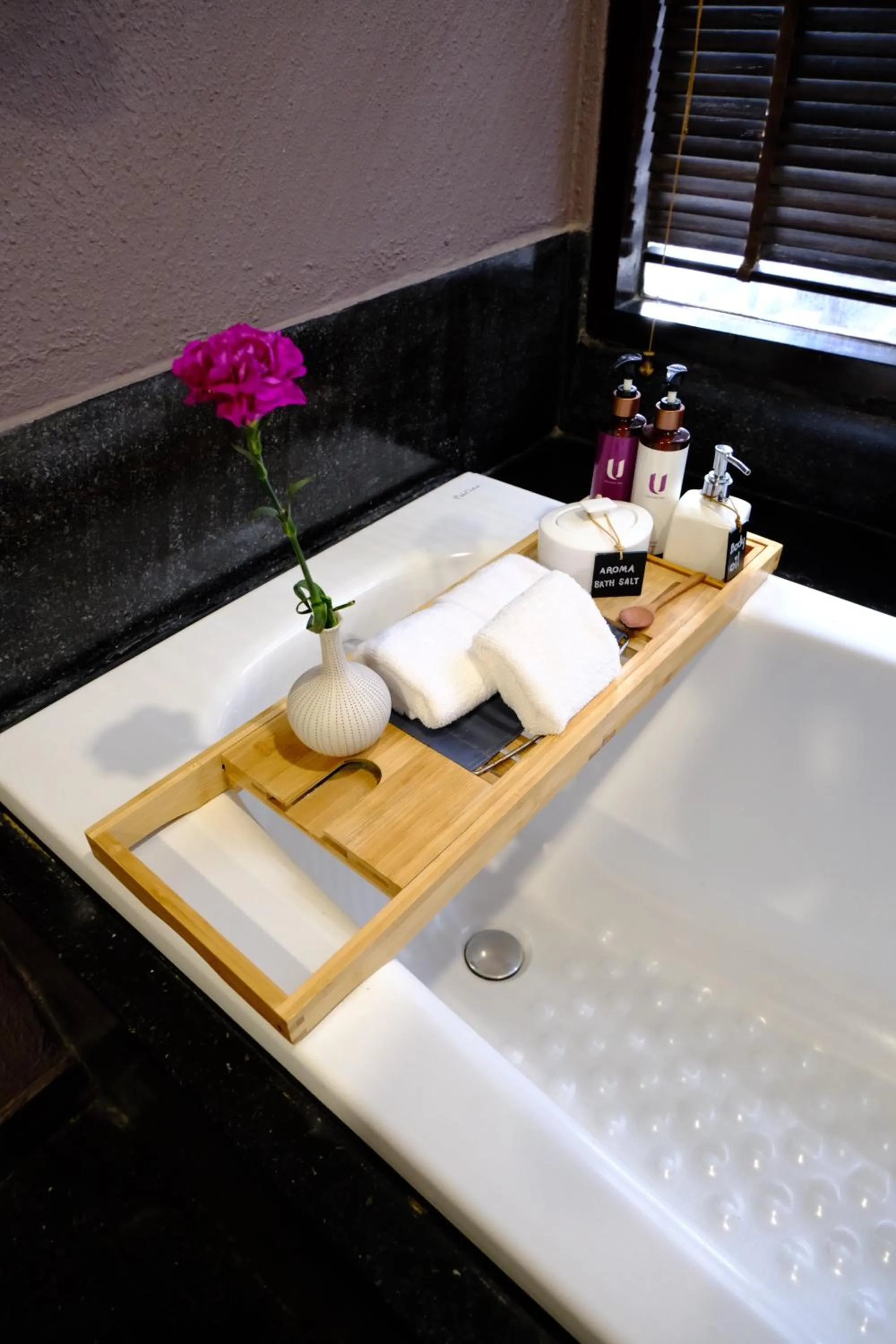 Bath in U Chiang Mai