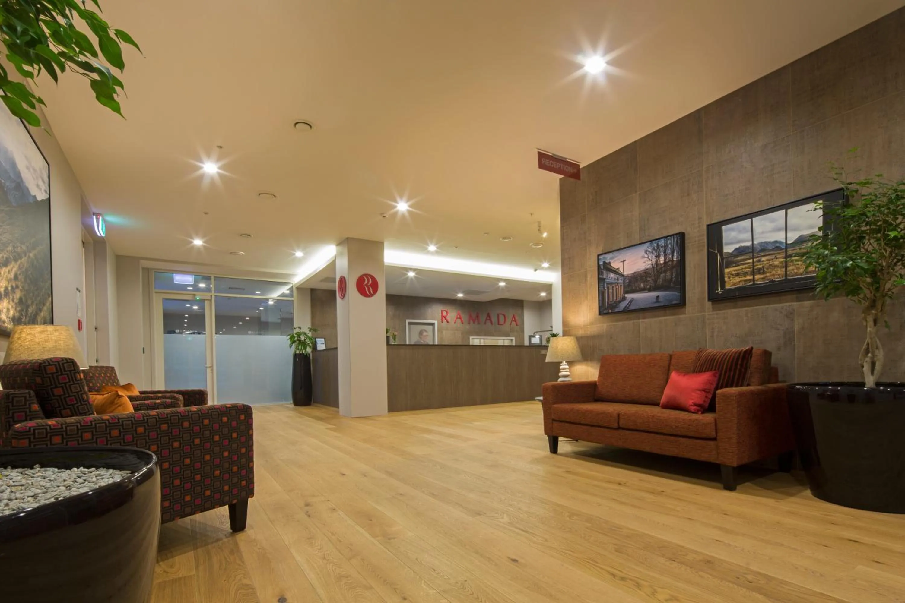 Lobby or reception in Ramada Suites by Wyndham Queenstown Remarkables Park