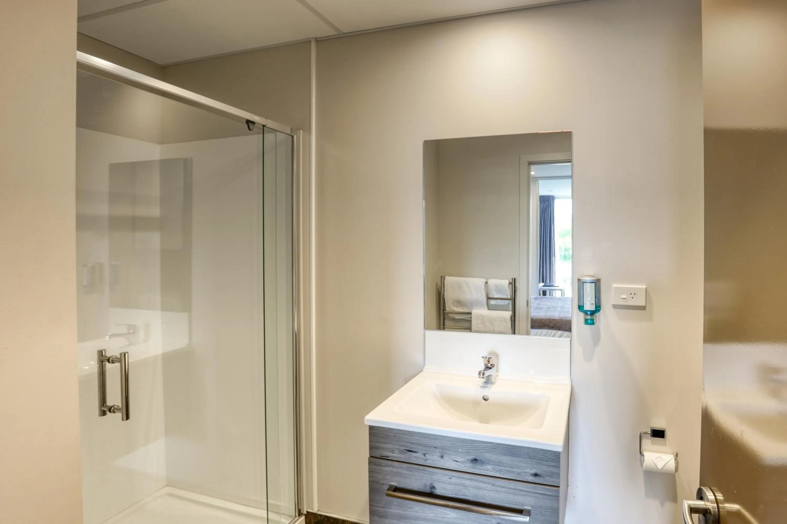 Bathroom in Ramada Suites by Wyndham Queenstown Remarkables Park