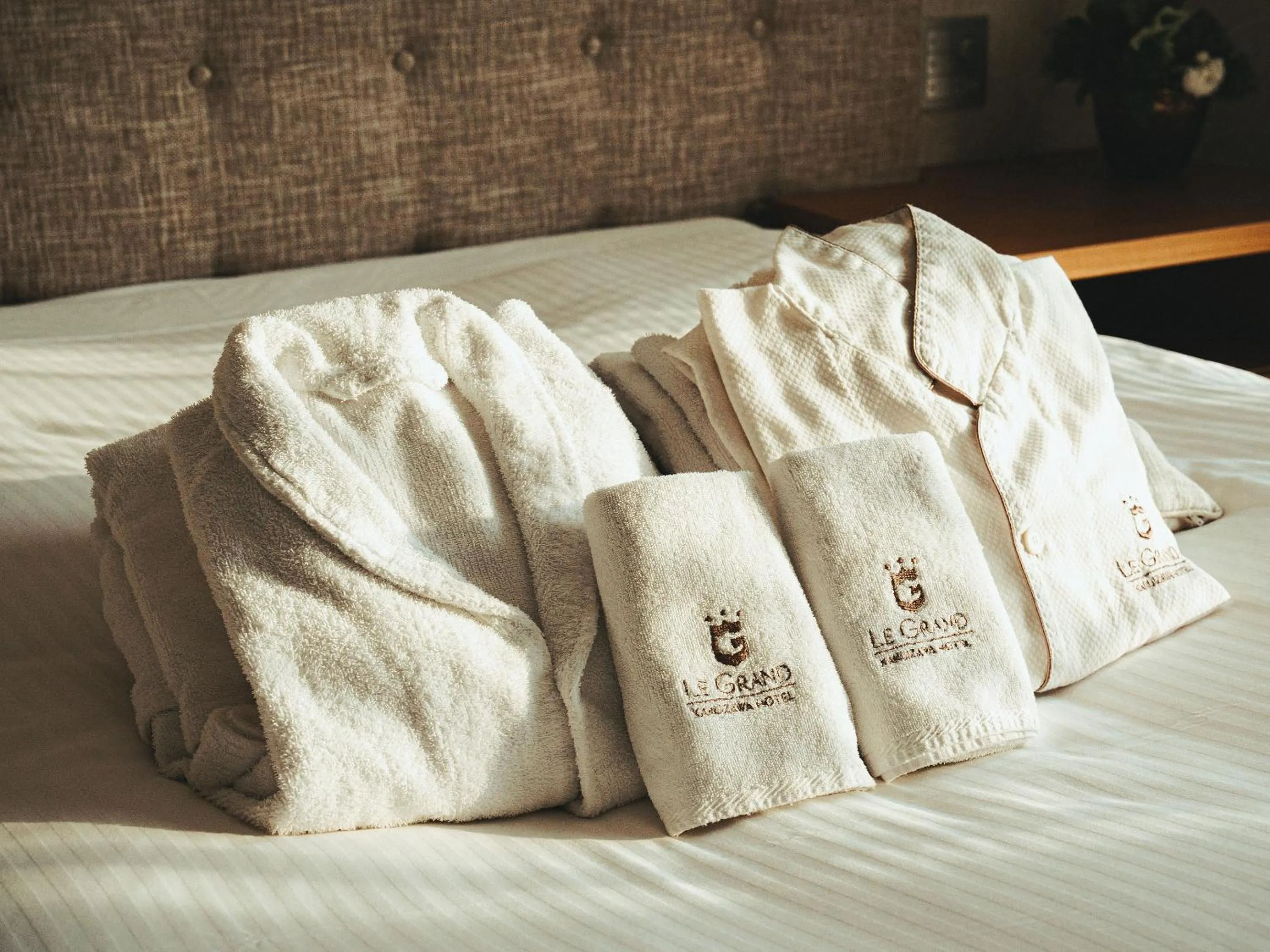 towels, Bed in Le Grand Kyu Karuizawa
