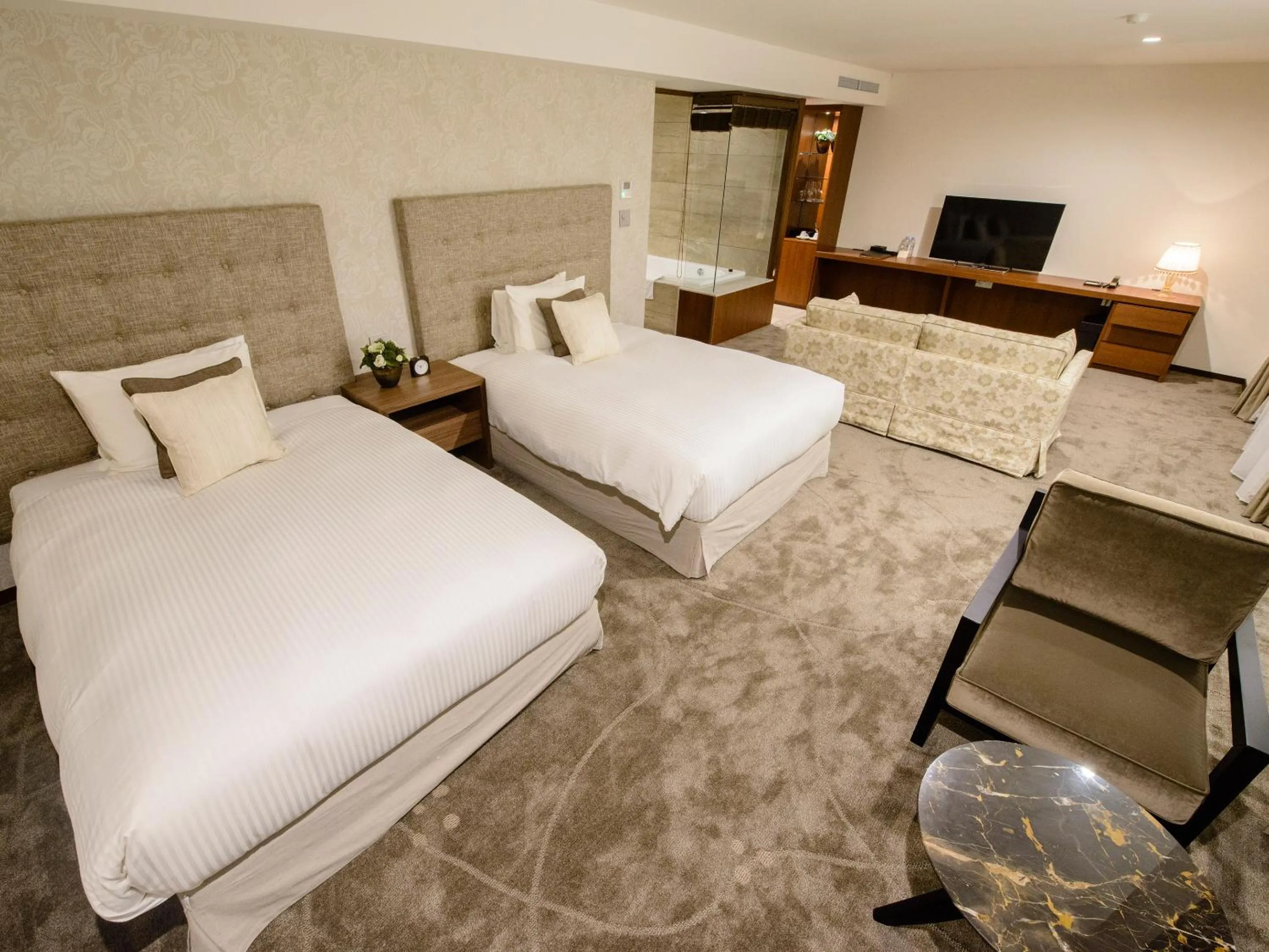 Photo of the whole room, Bed in Le Grand Kyu Karuizawa