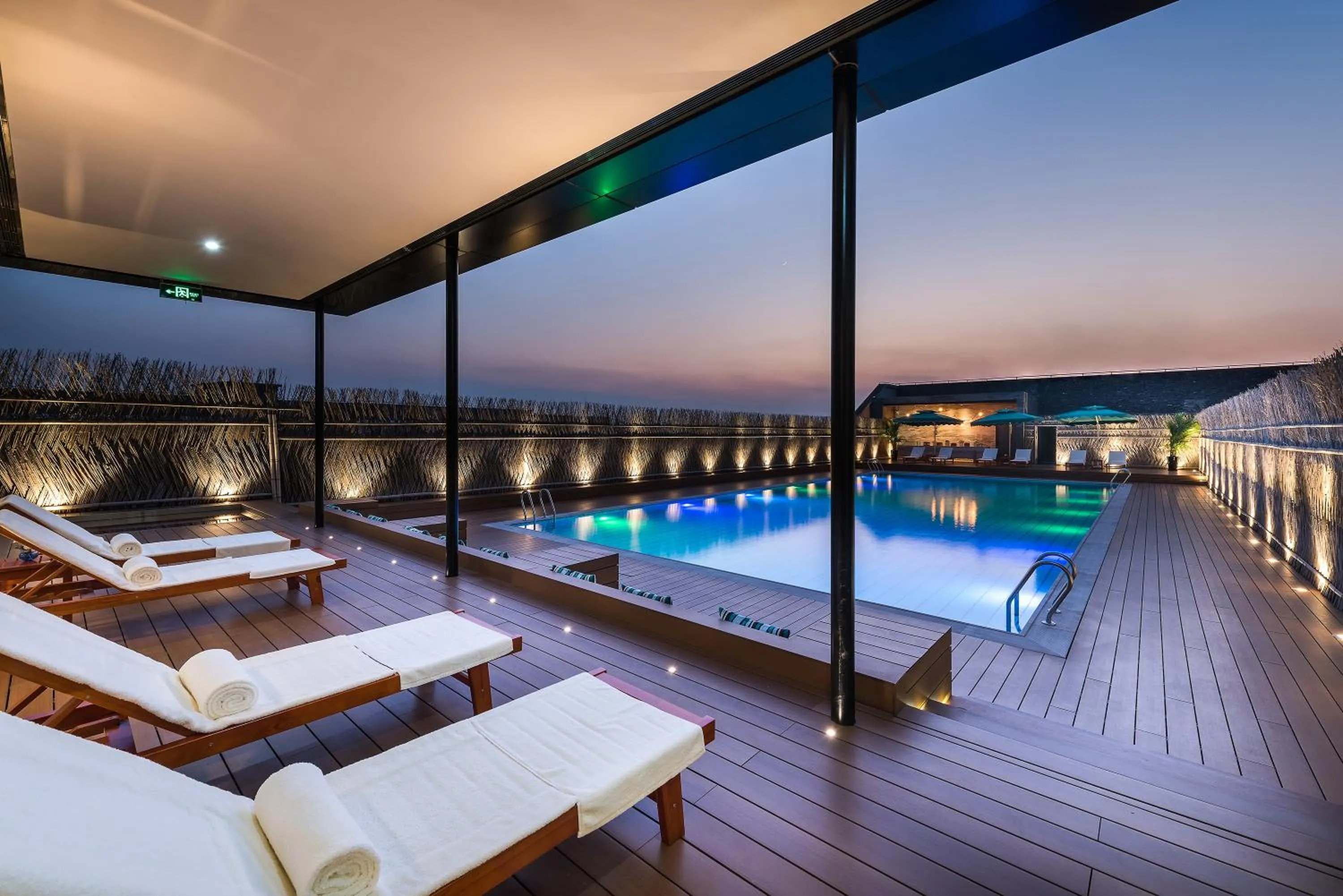 Swimming pool in Novotel Shanghai Clover