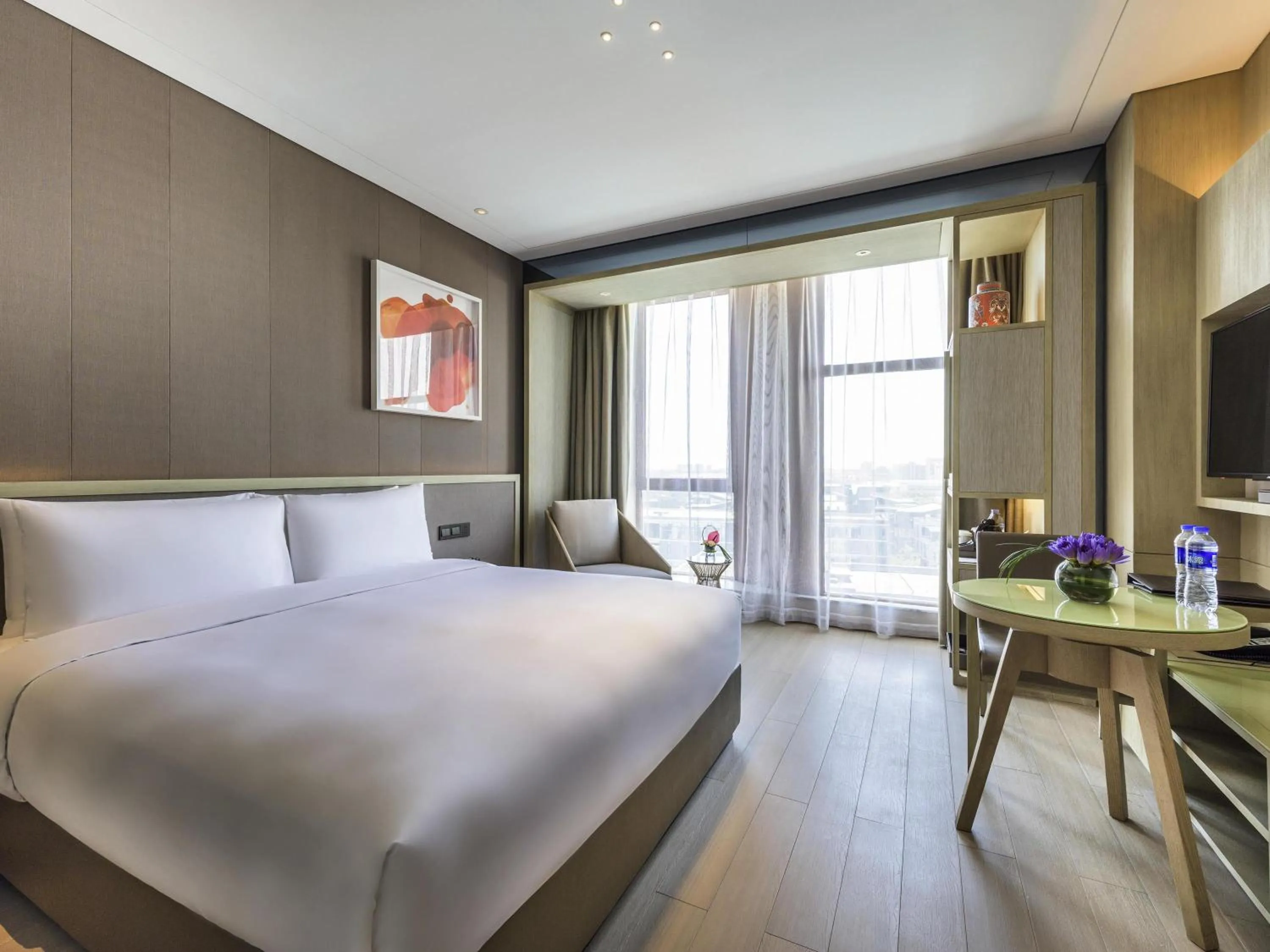 Bedroom, Bed in Novotel Shanghai Clover