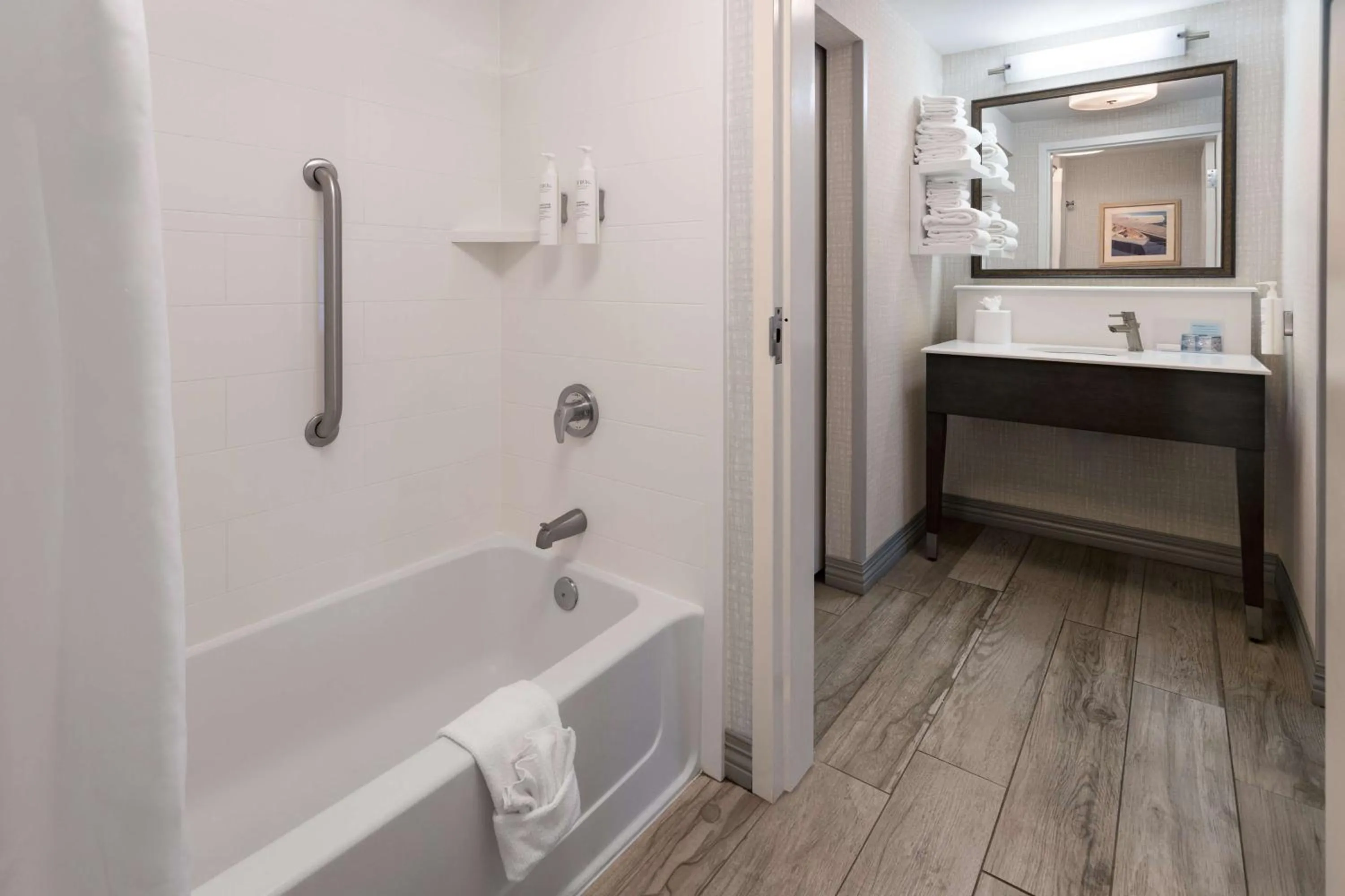 Bathroom in Hampton Inn & Suites Wells-Ogunquit