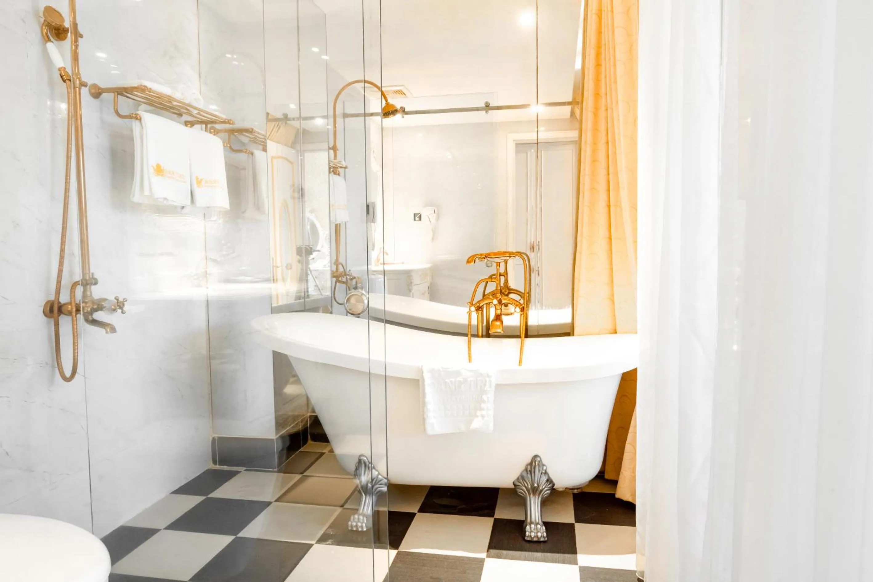 Shower in Hoang Trieu Hotel