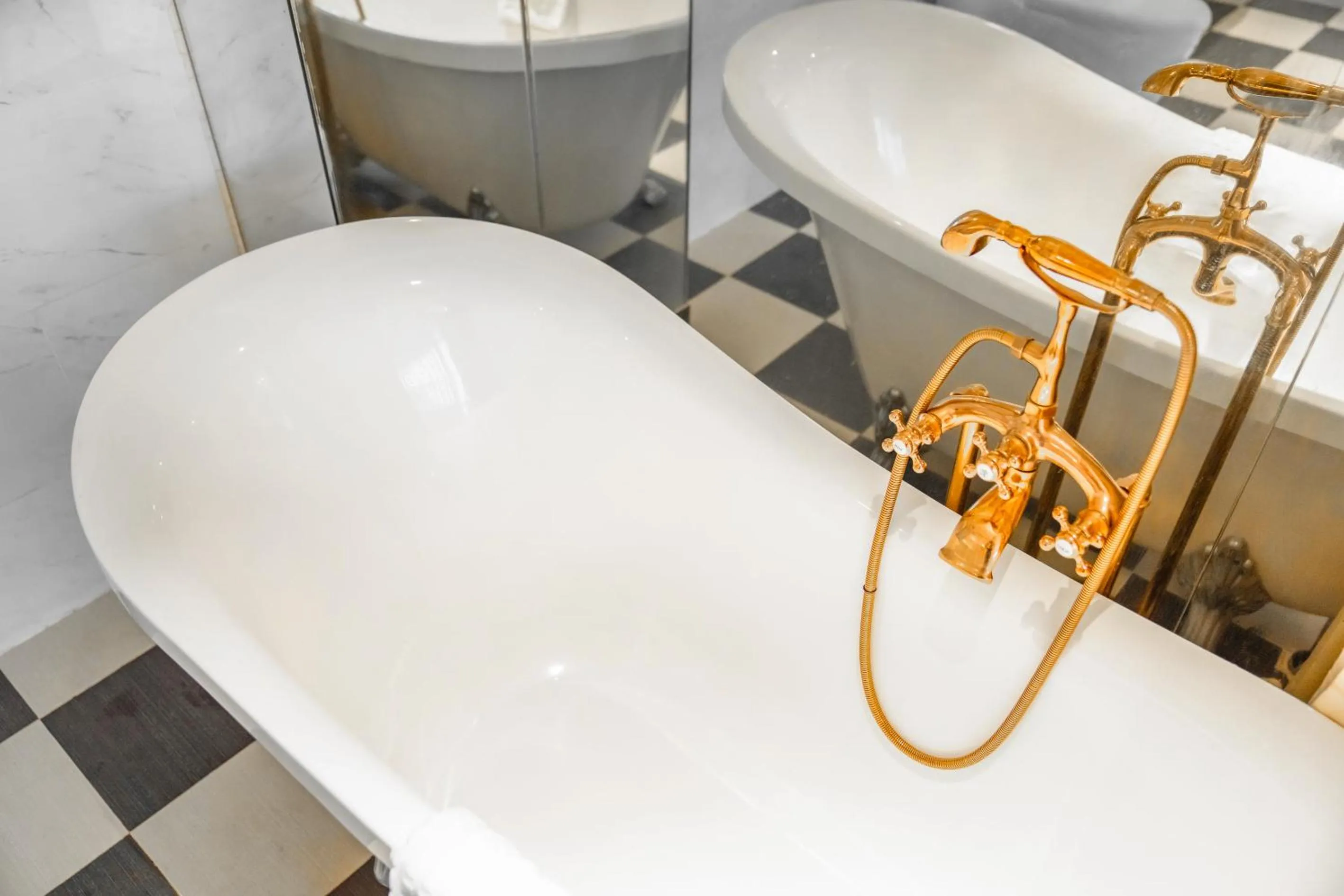 Bath in Hoang Trieu Hotel