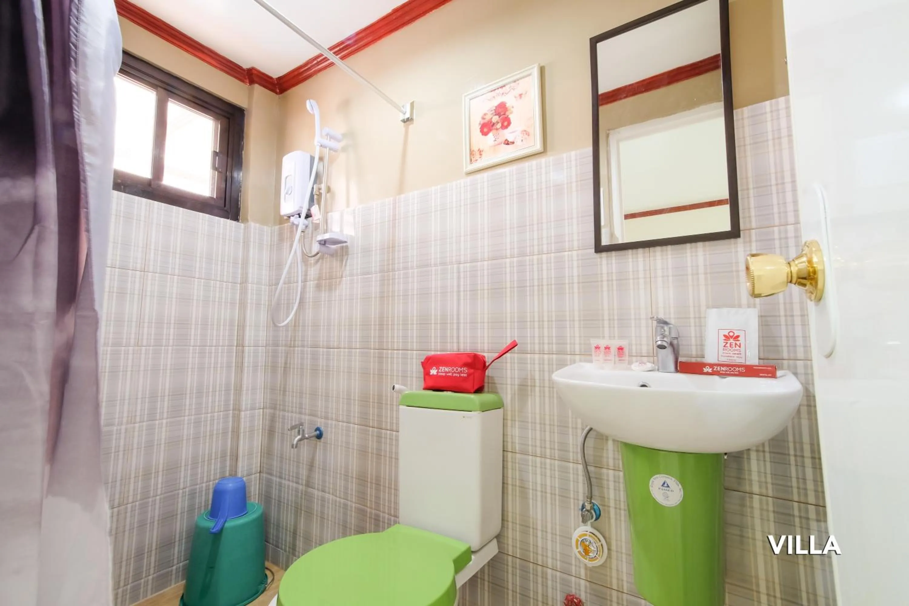 Shower in Hotel Georgina