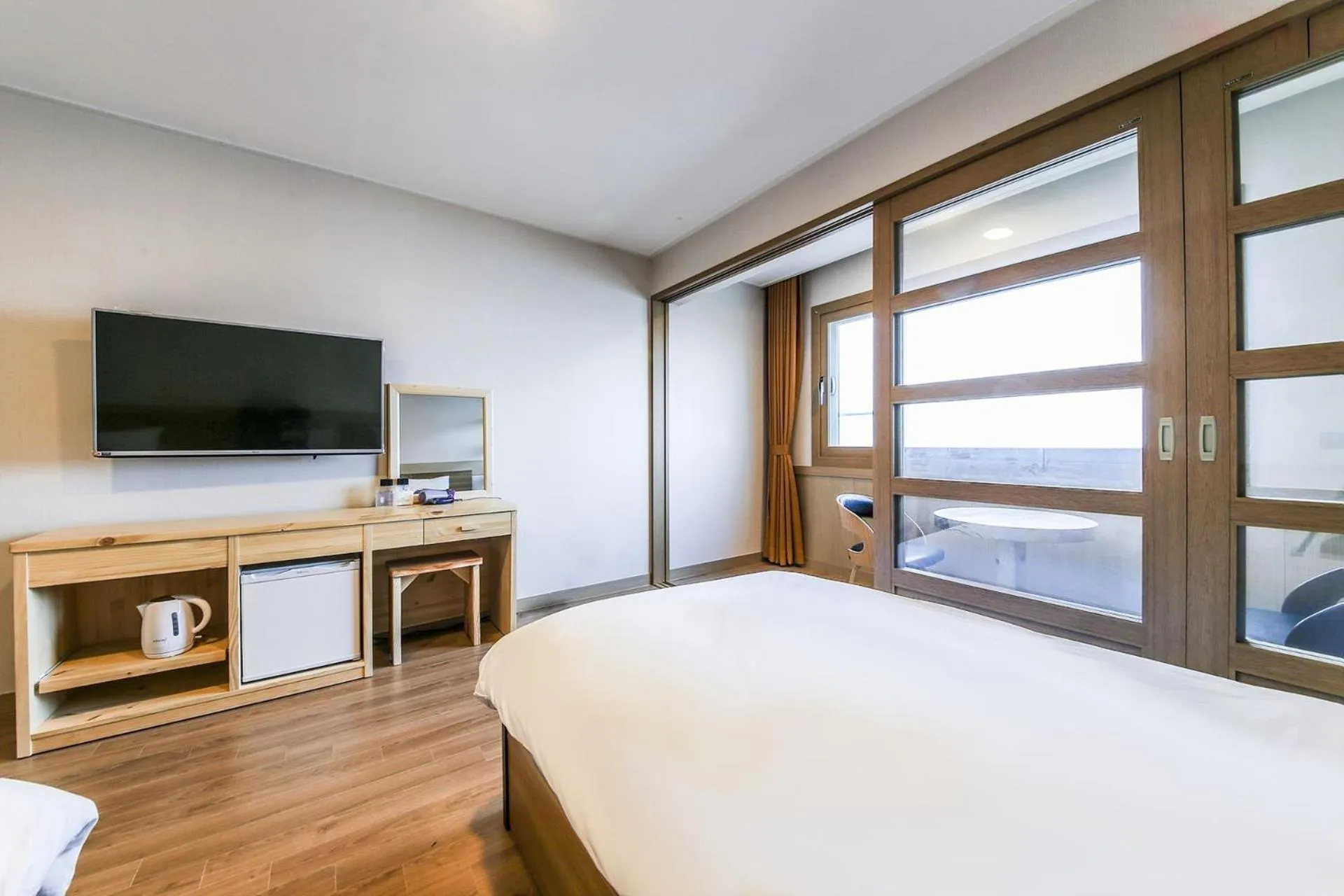 Day in Fantastic Ocean View Sydney Hotel