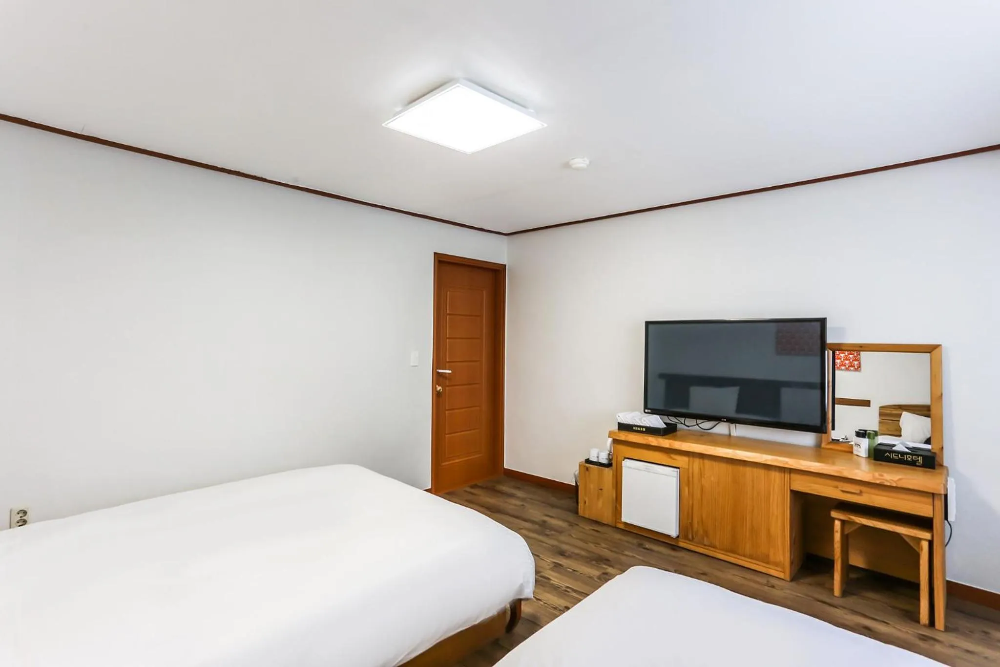 Bedroom in Fantastic Ocean View Sydney Hotel