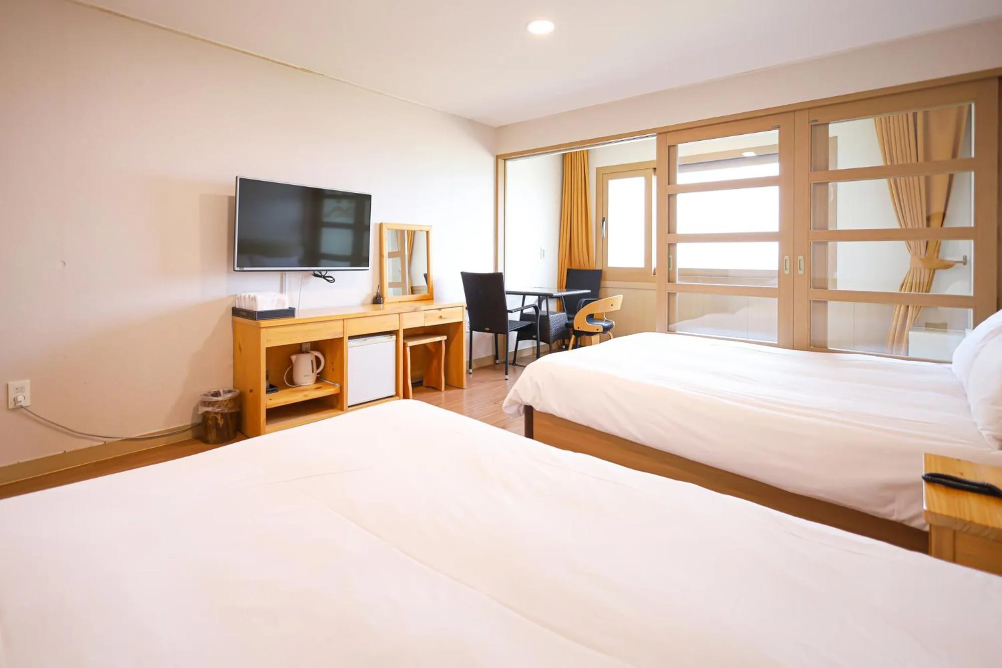 Seating area in Fantastic Ocean View Sydney Hotel