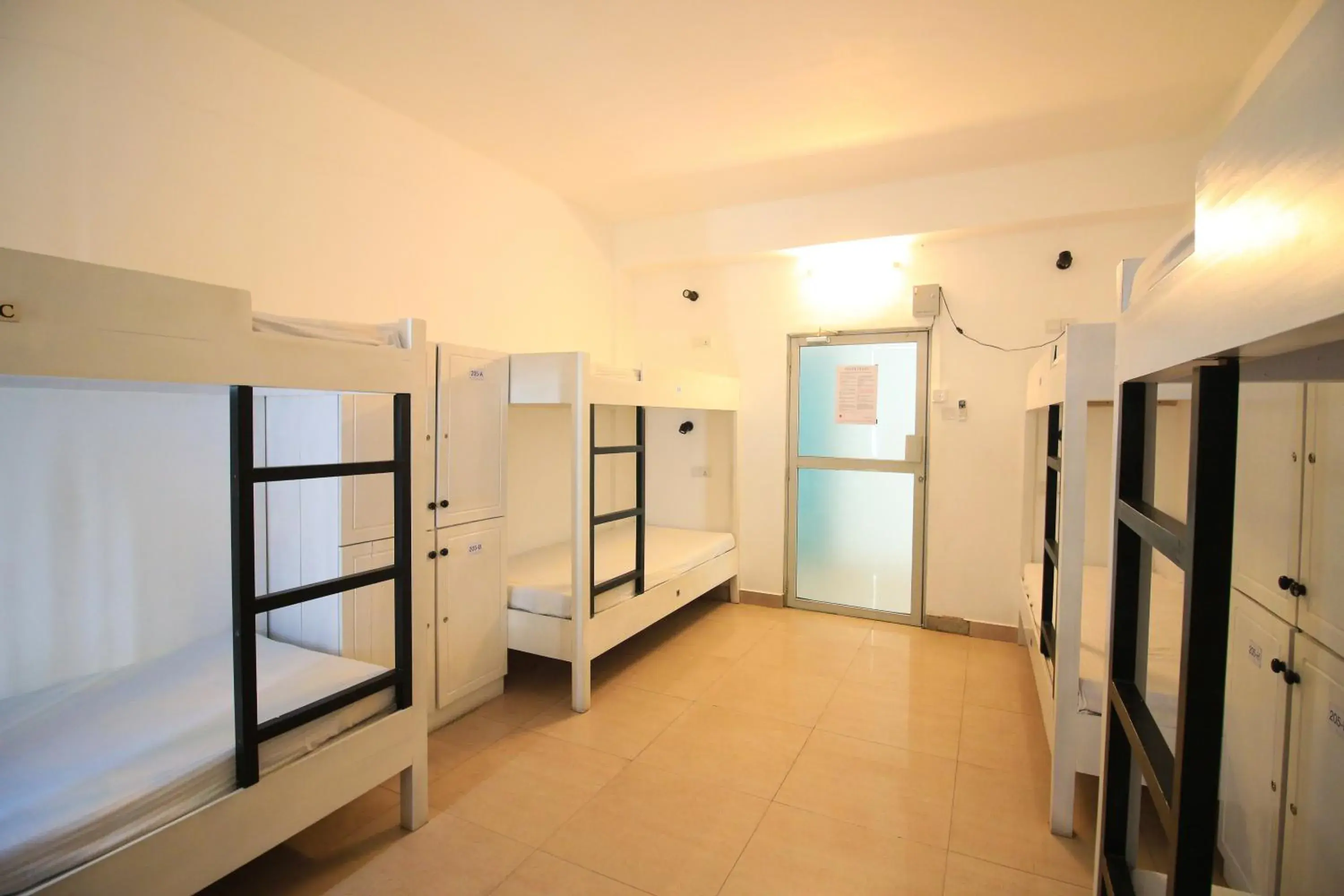 Bunk Bed in Mixed Dormitory Room in Clock Inn Dehiwala Bunk Bed in Mixed Dormitory Room in Clock Inn Dehiwala