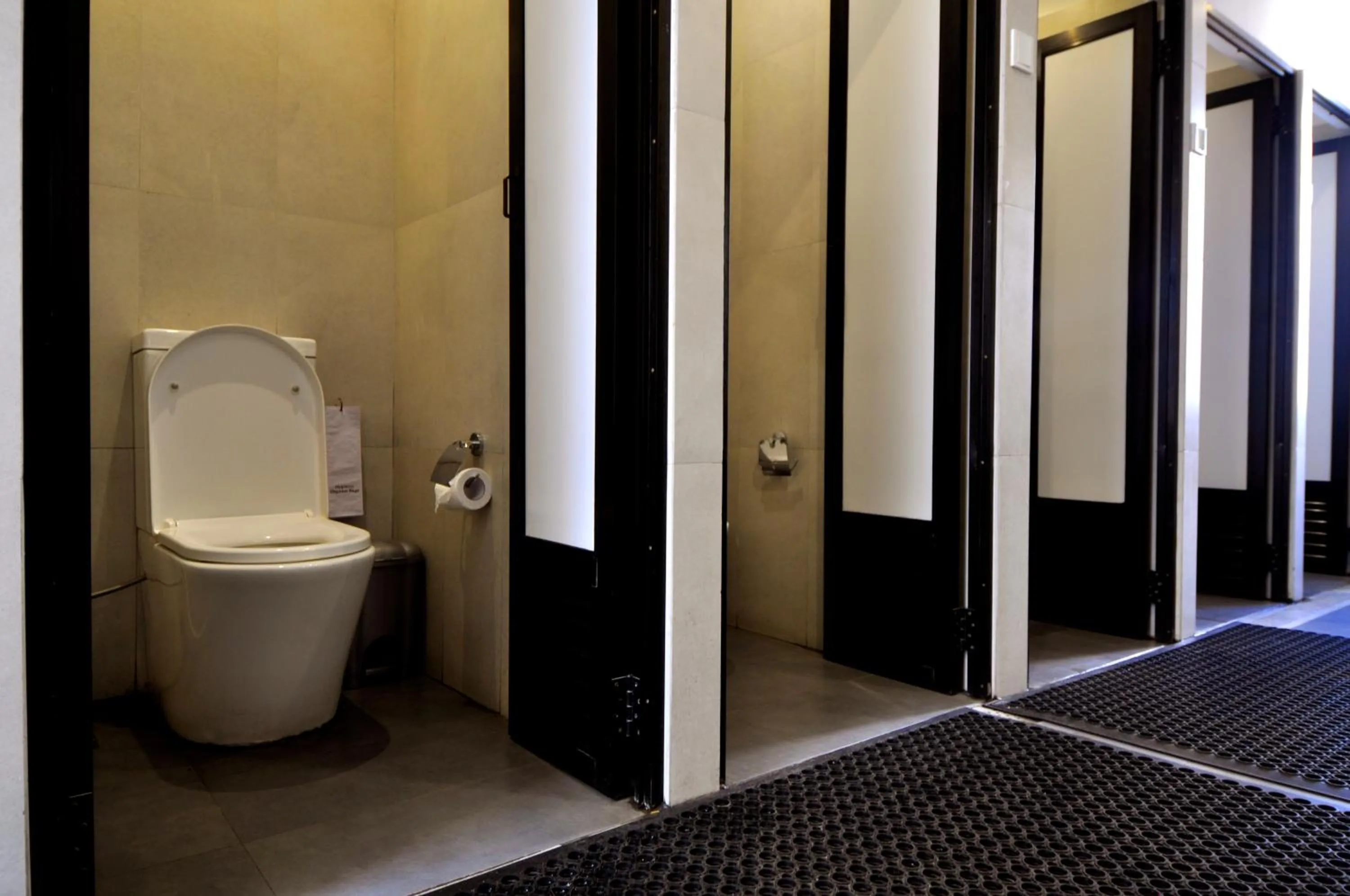 Bathroom in Clock Inn Dehiwala