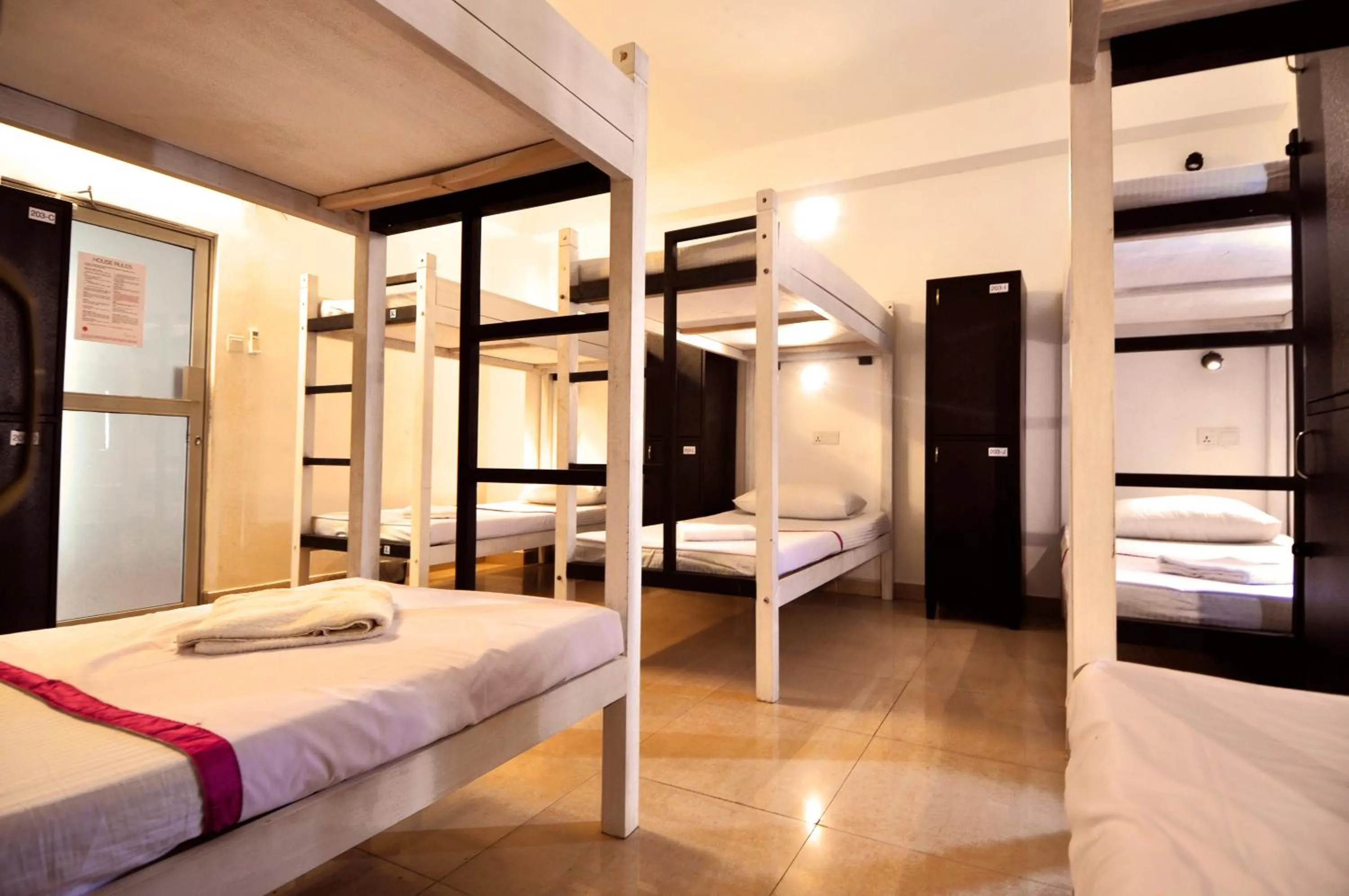 bunk bed, Bed in Clock Inn Dehiwala