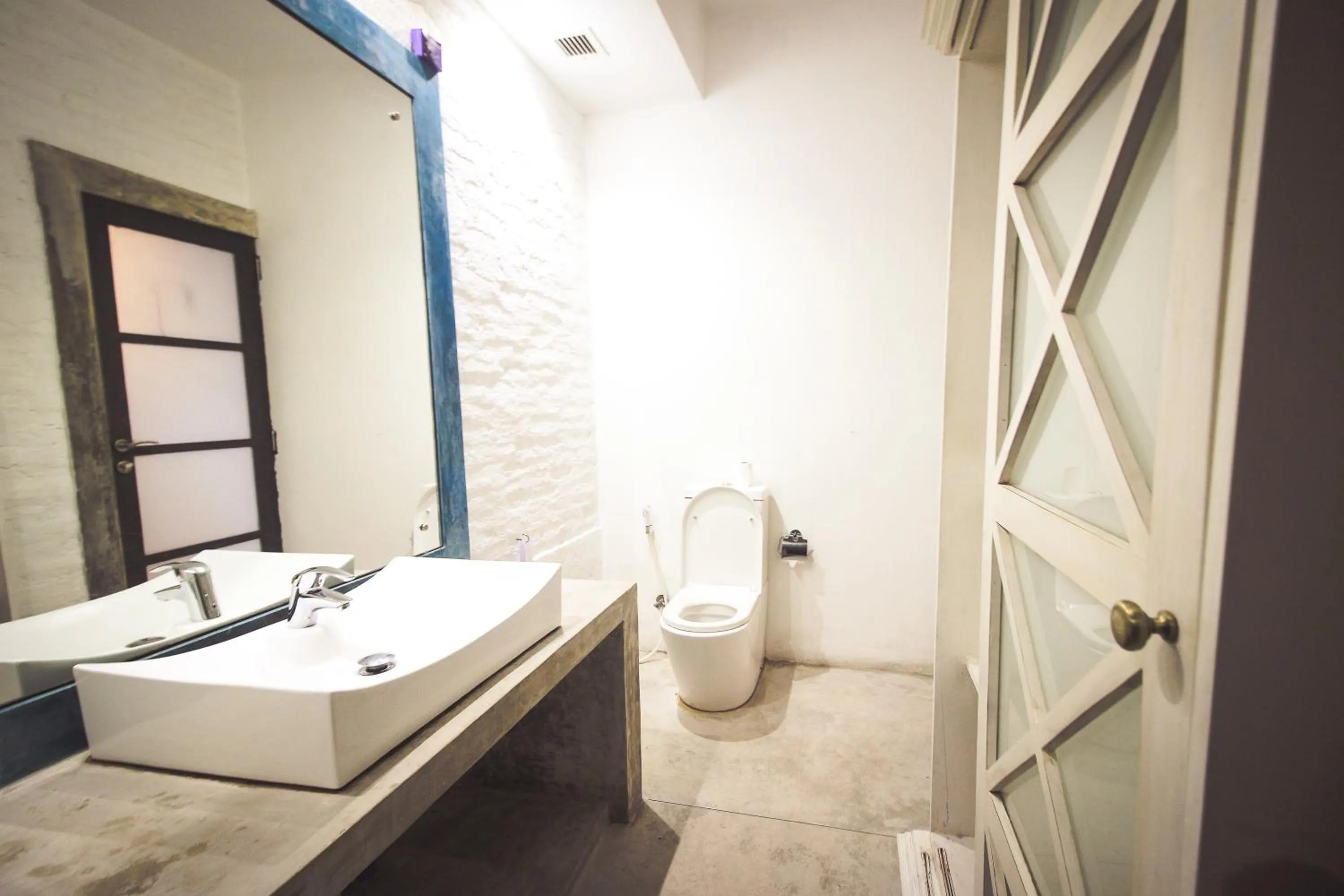 Bathroom in Clock Inn Dehiwala