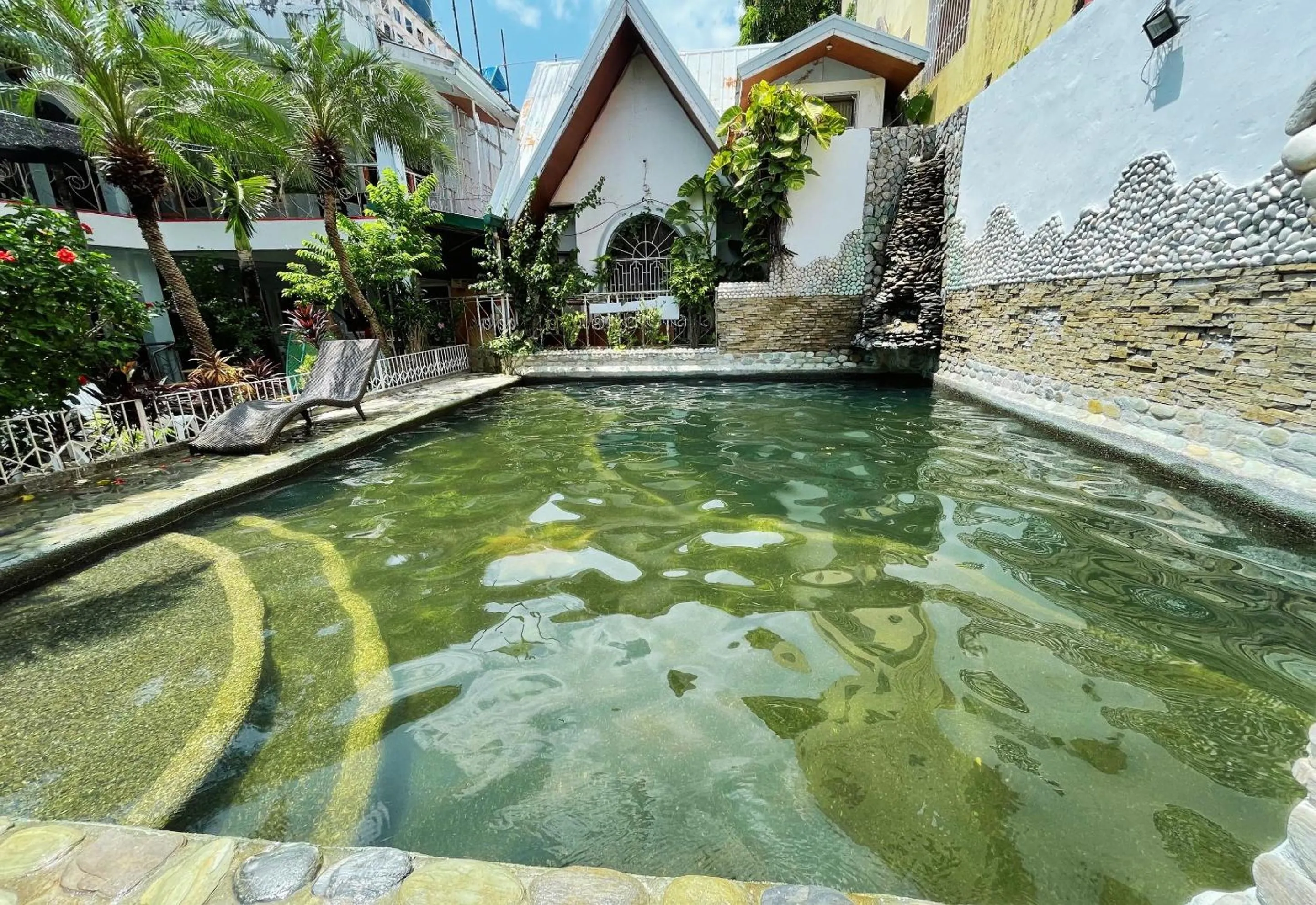 Simons Heritage Resort Puerto Galera