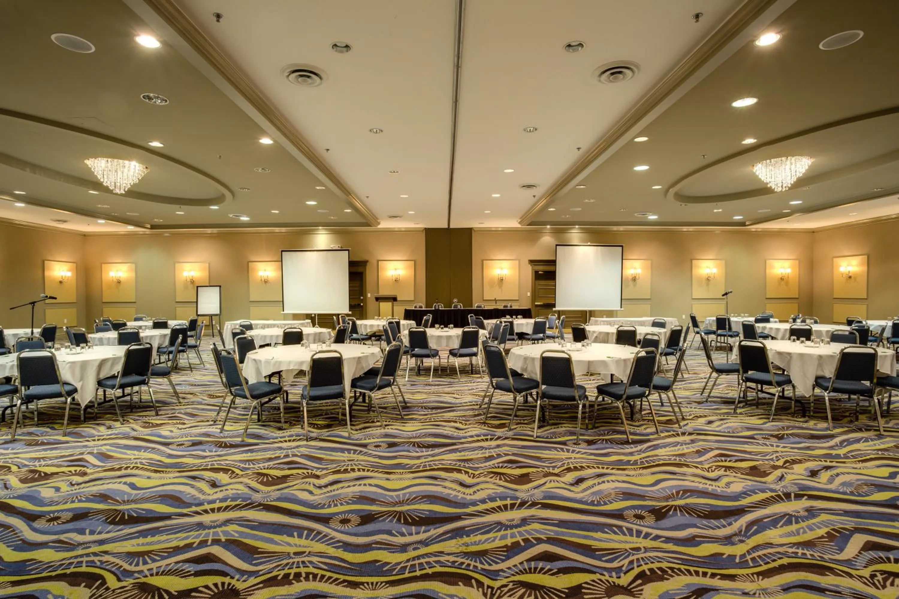 Meeting/conference room in Holiday Inn Sudbury by IHG