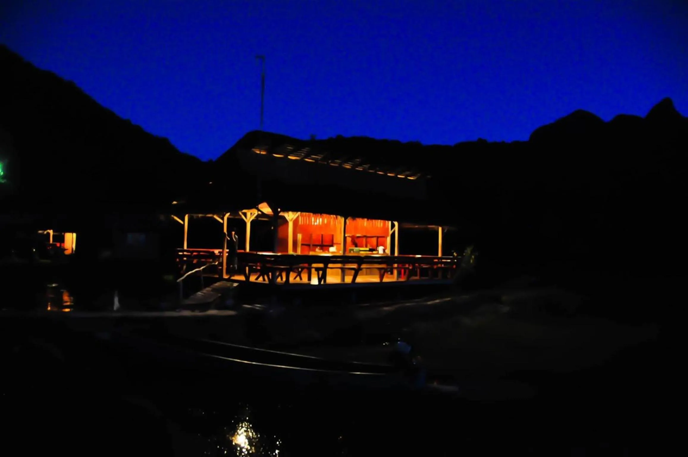 Kitchen or kitchenette in Lungcha Homestay