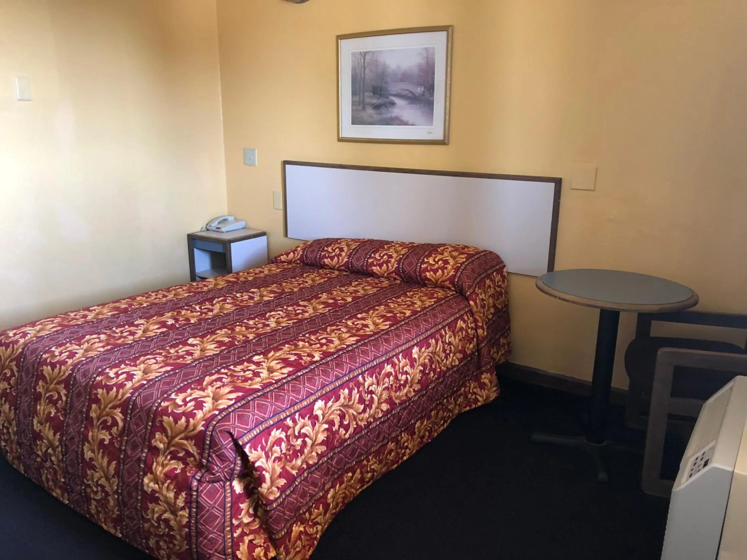 Bed in Lone Star Inn