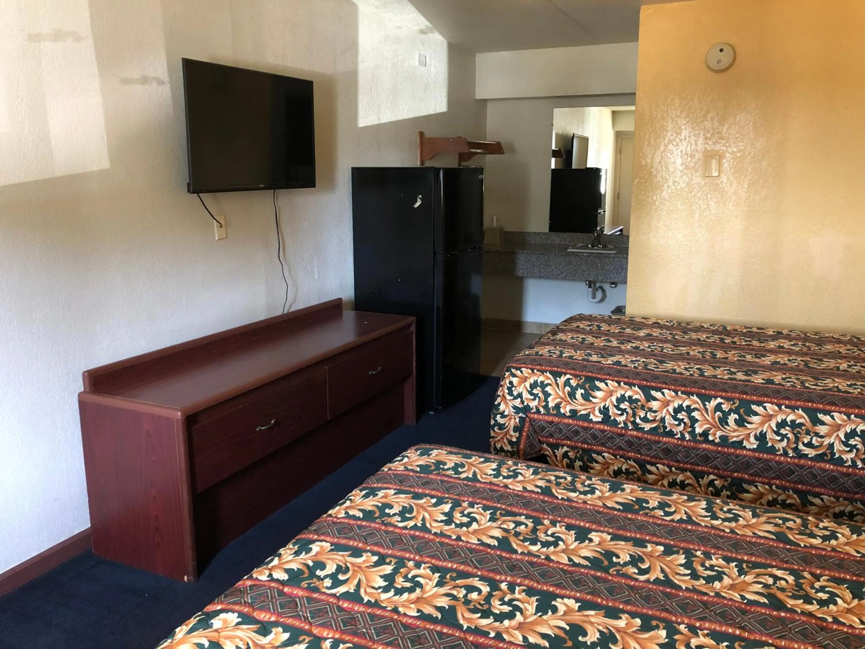 Bed in Lone Star Inn