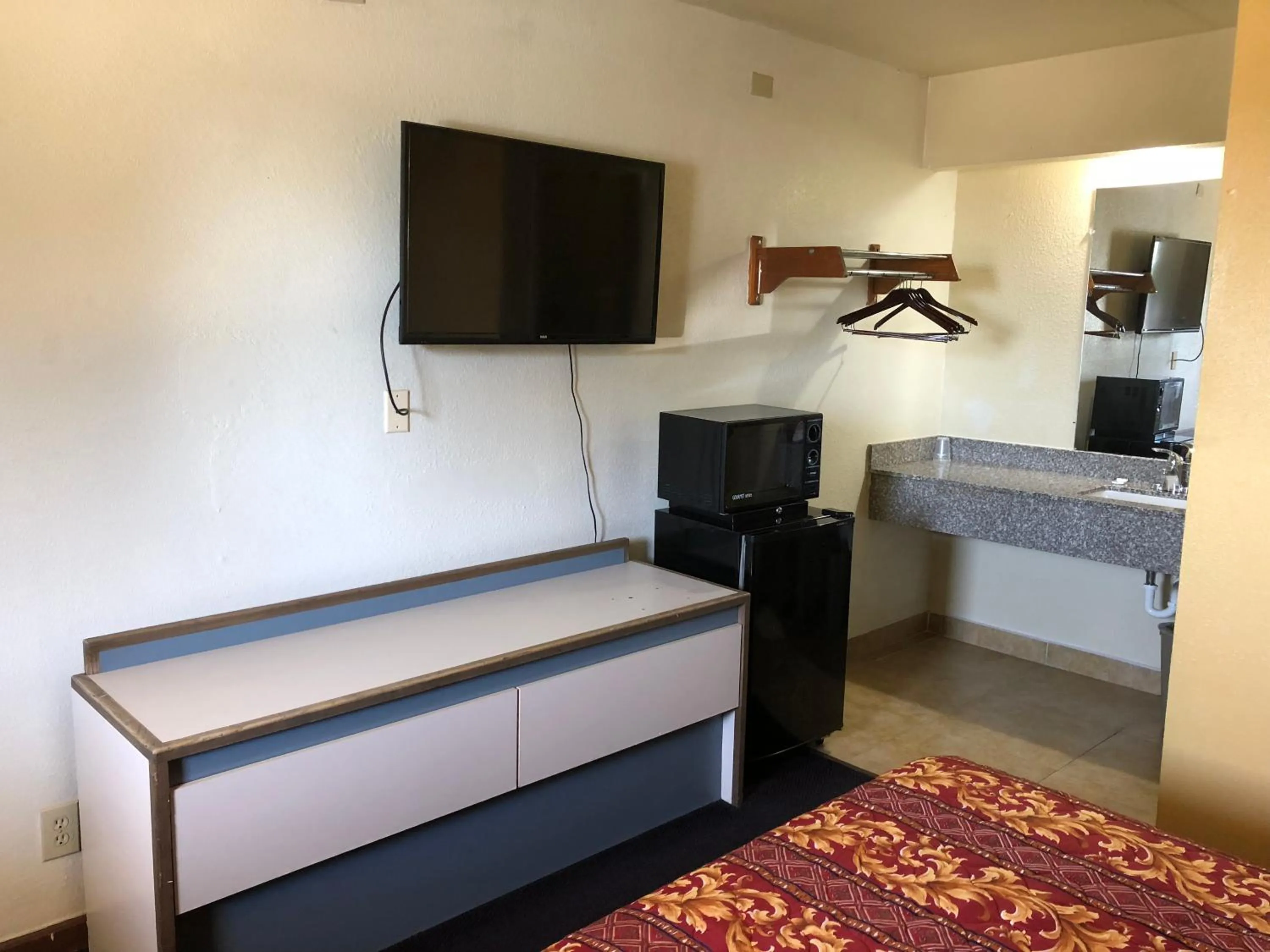 Bed in Lone Star Inn