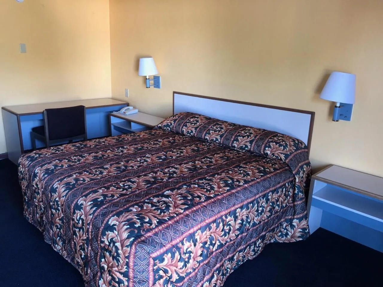 Bed in Lone Star Inn