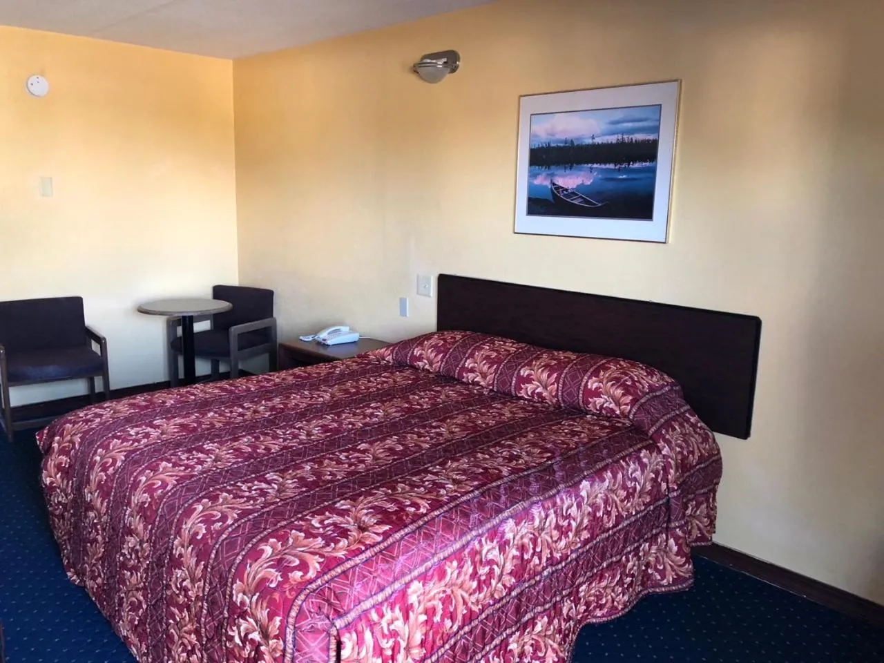 Bed in Lone Star Inn