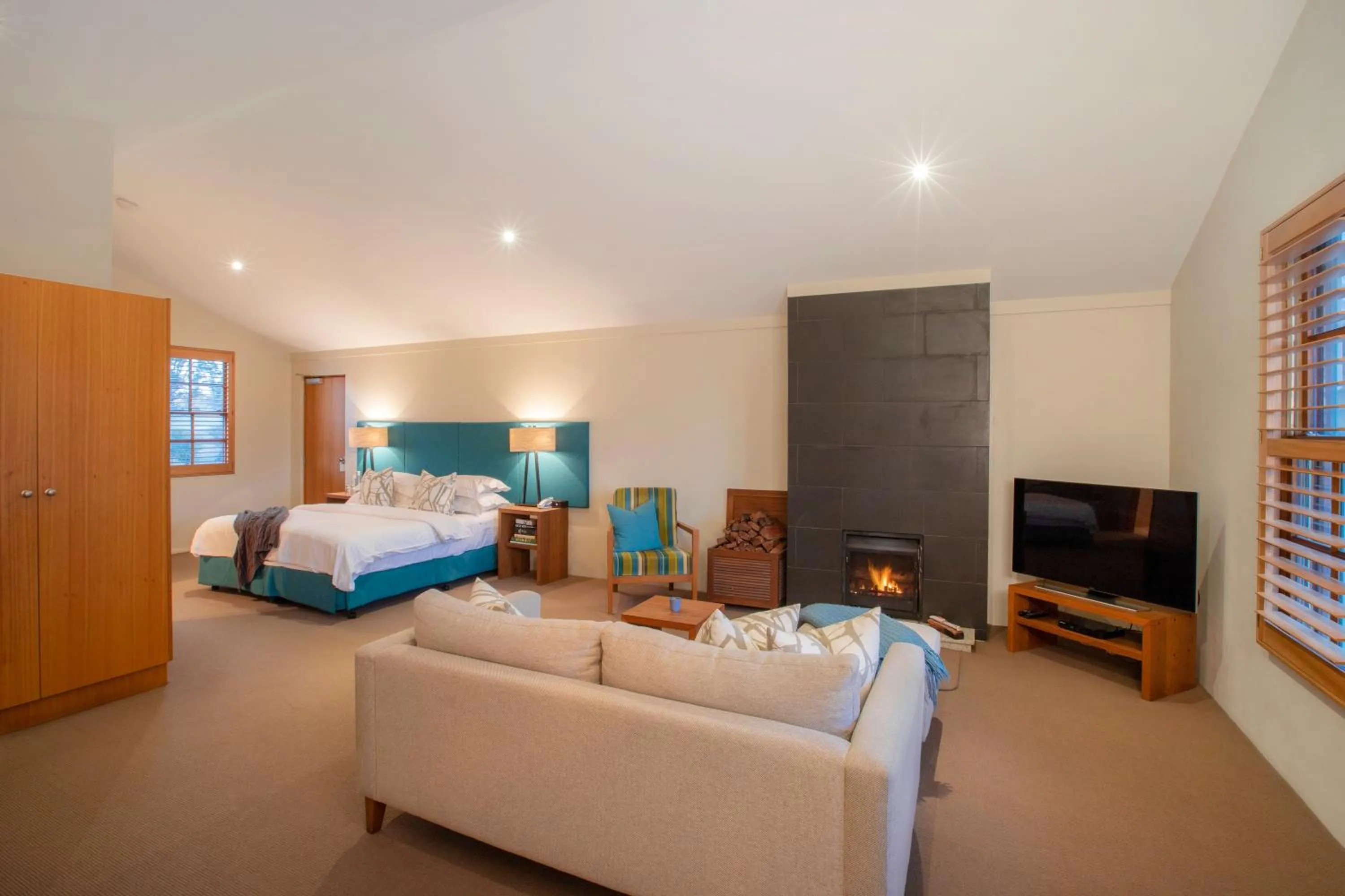 Living room, Bed in Spicers Vineyards Estate