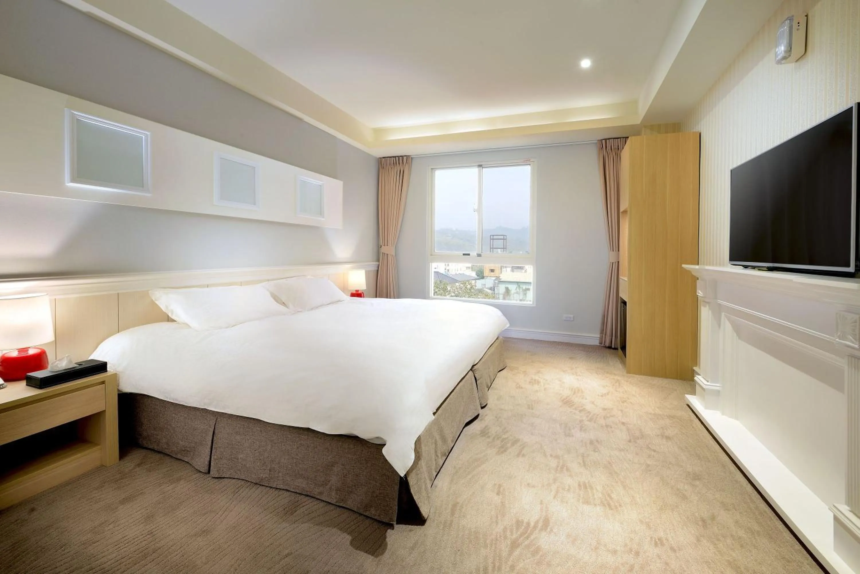 Photo of the whole room, Bed in Caffir Garden Hotel