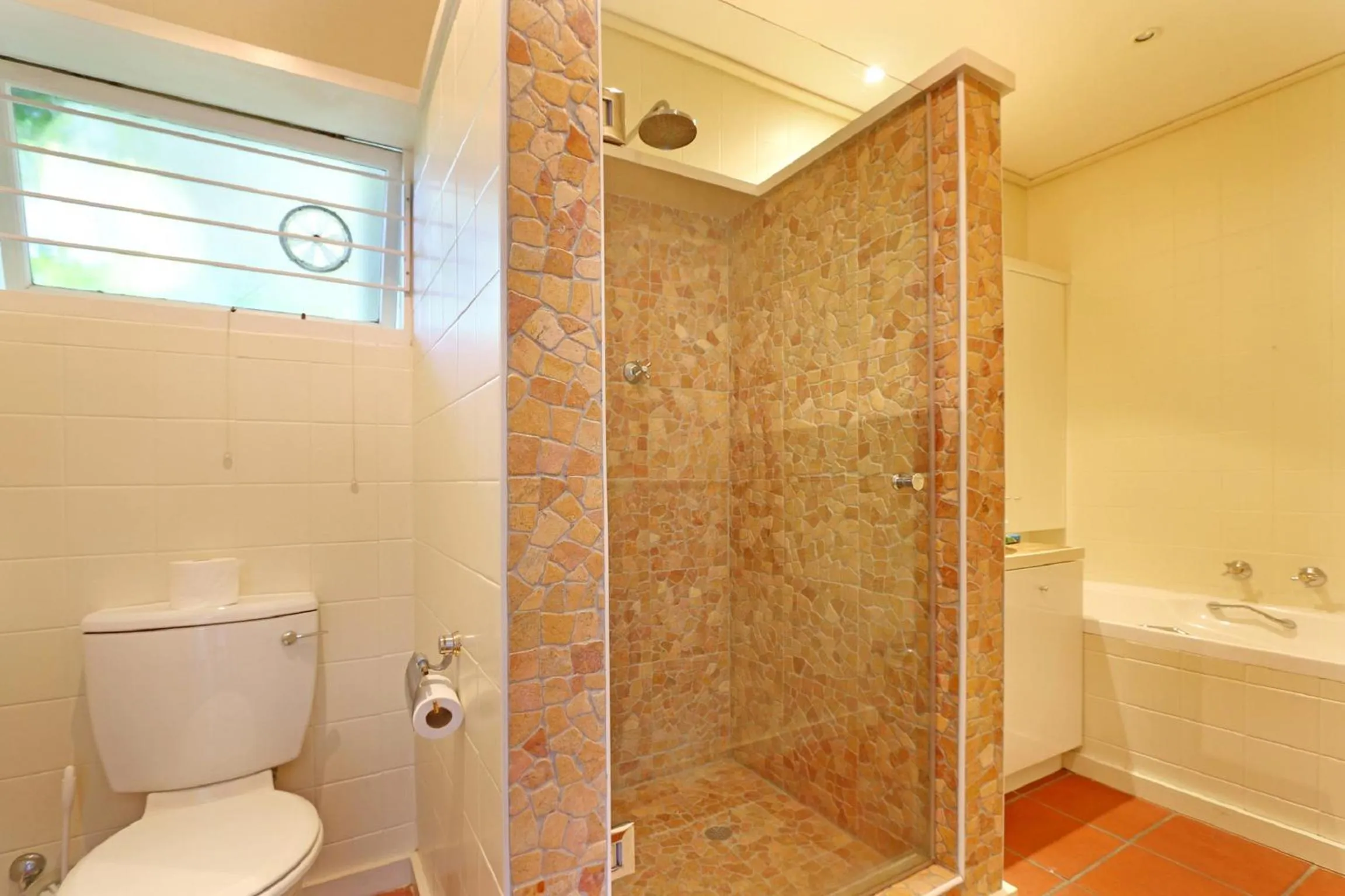 Bathroom in Villa Aqua by Totalstay