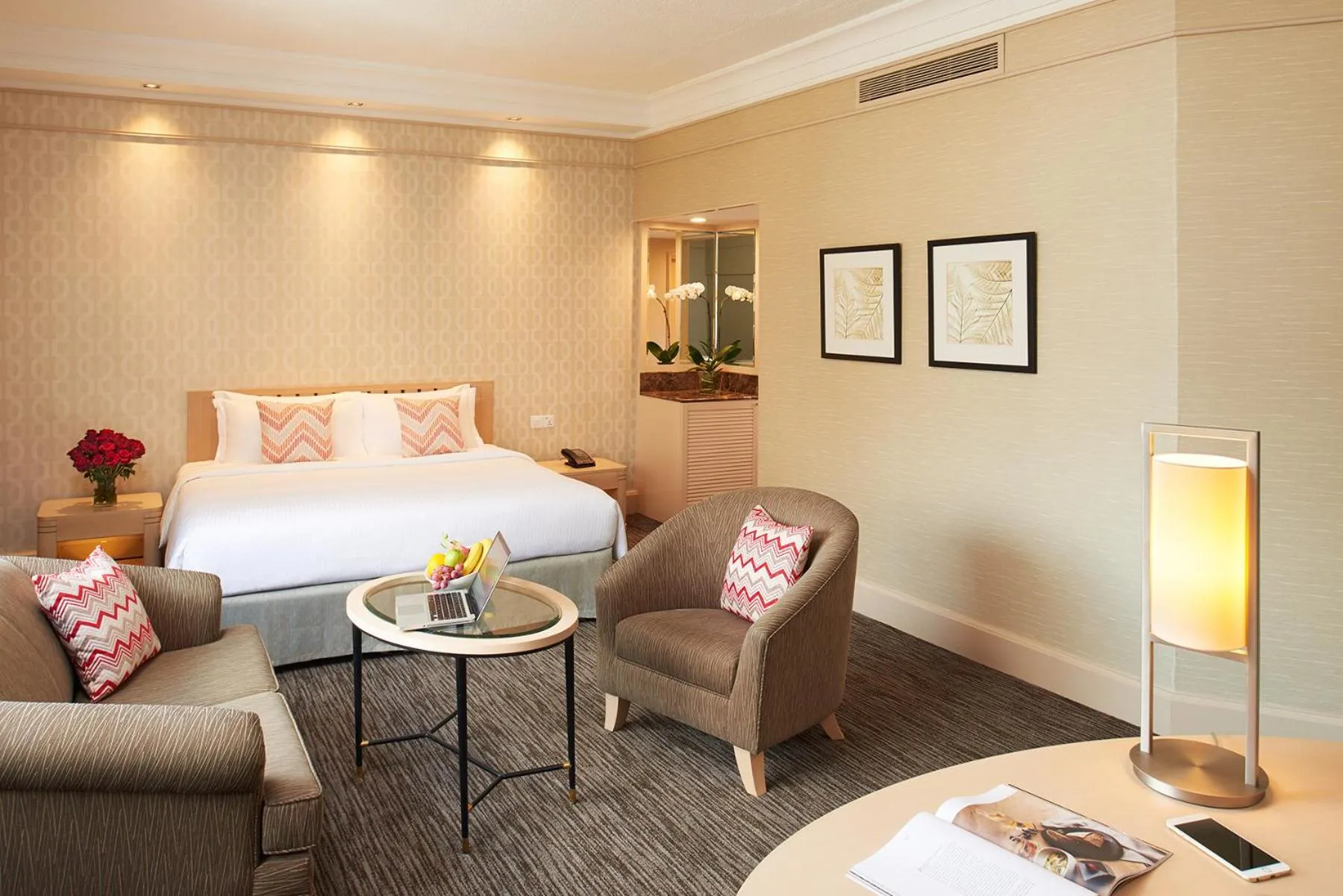 Photo of the whole room, Bed in York Hotel