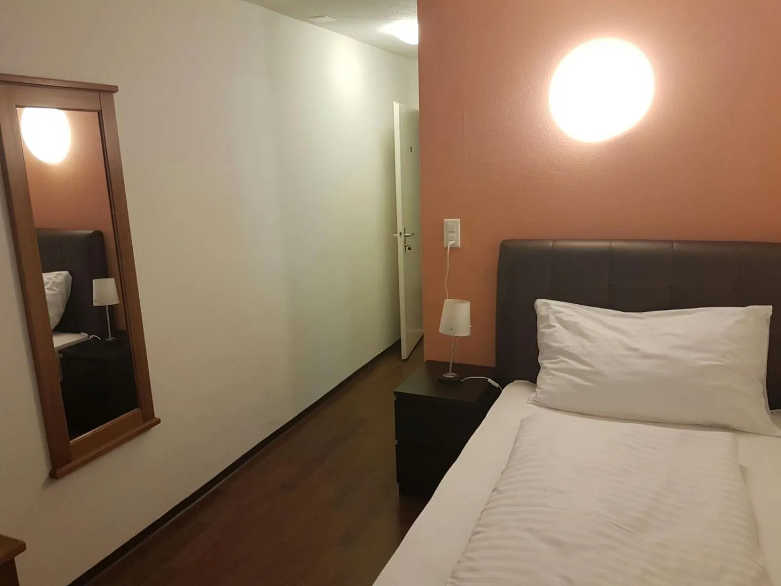 Bedroom in Hotel Bahnhof