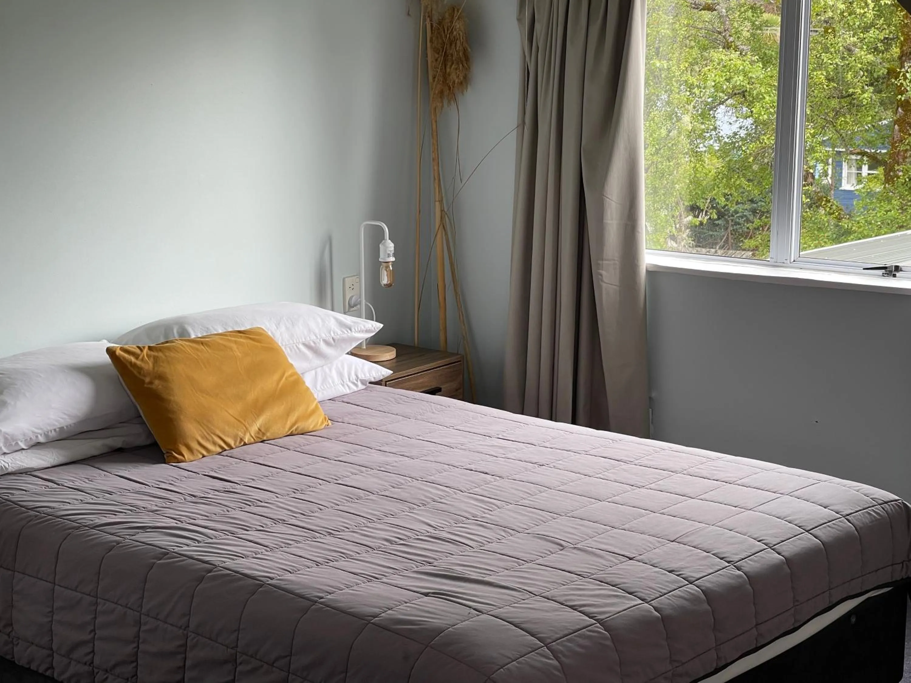 Bed in Howard's Mountain Lodge